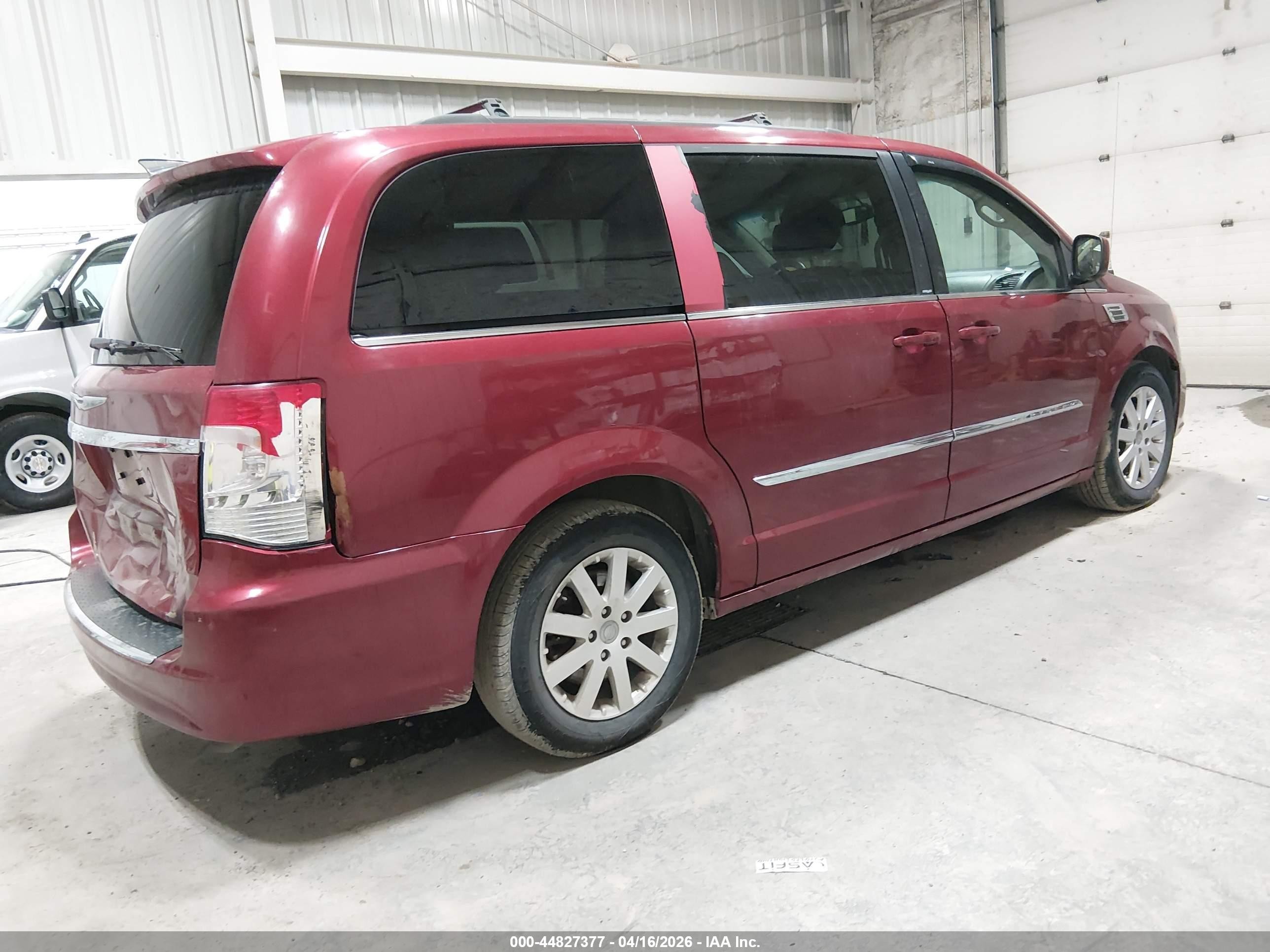 2013 Chrysler Town & Country Touring Red vin: 2C4RC1BG8DR677758