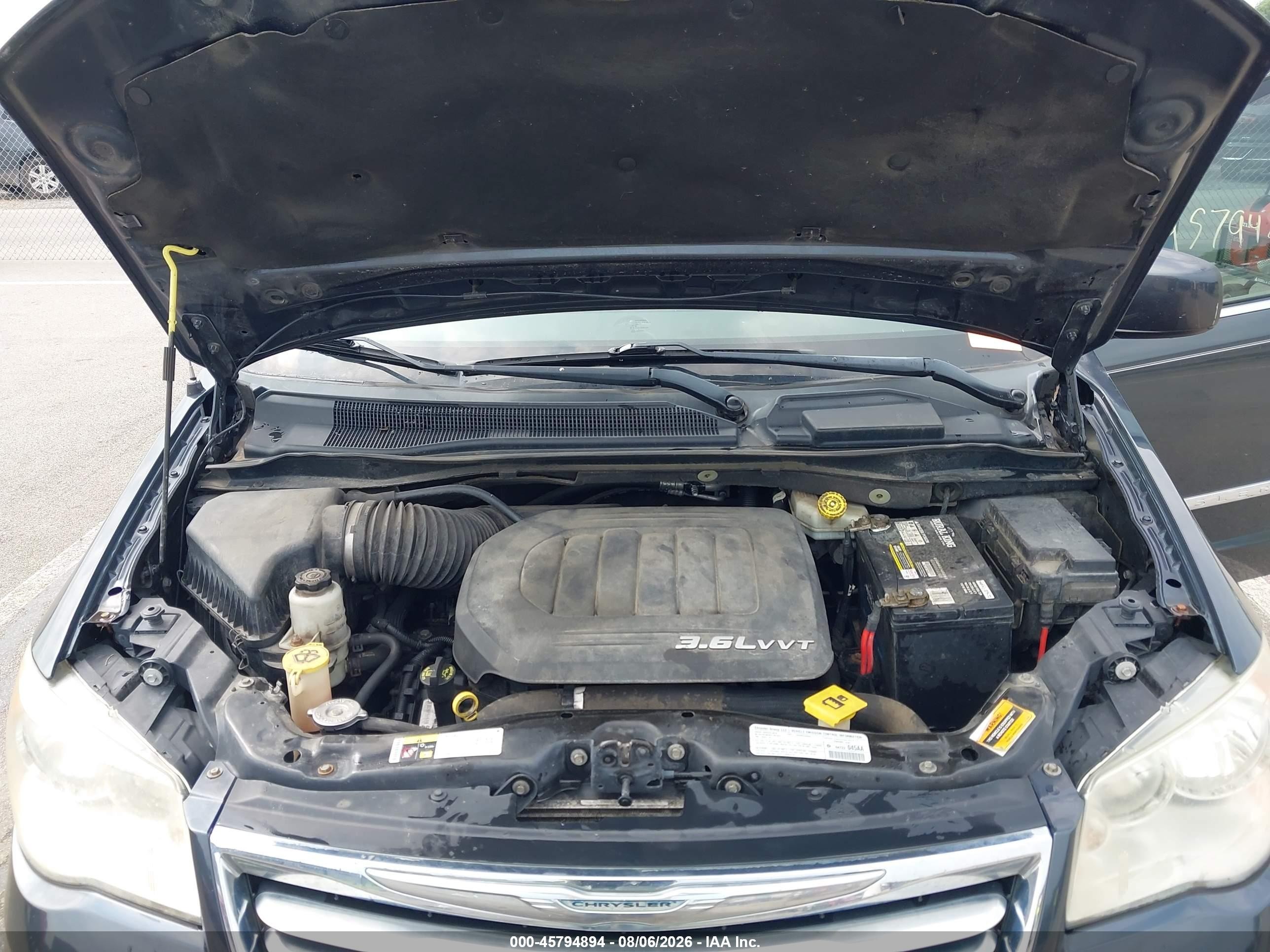 2013 Chrysler Town & Country Touring Blue vin: 2C4RC1BG8DR689182