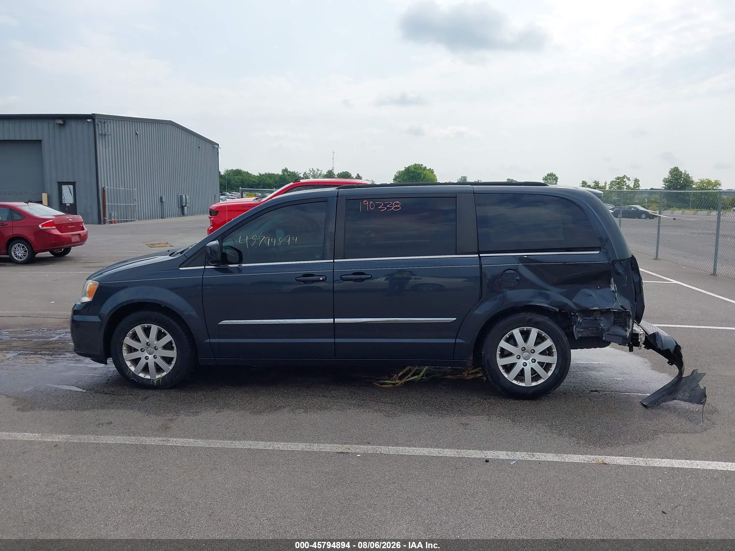 2013 Chrysler Town & Country Touring Blue vin: 2C4RC1BG8DR689182