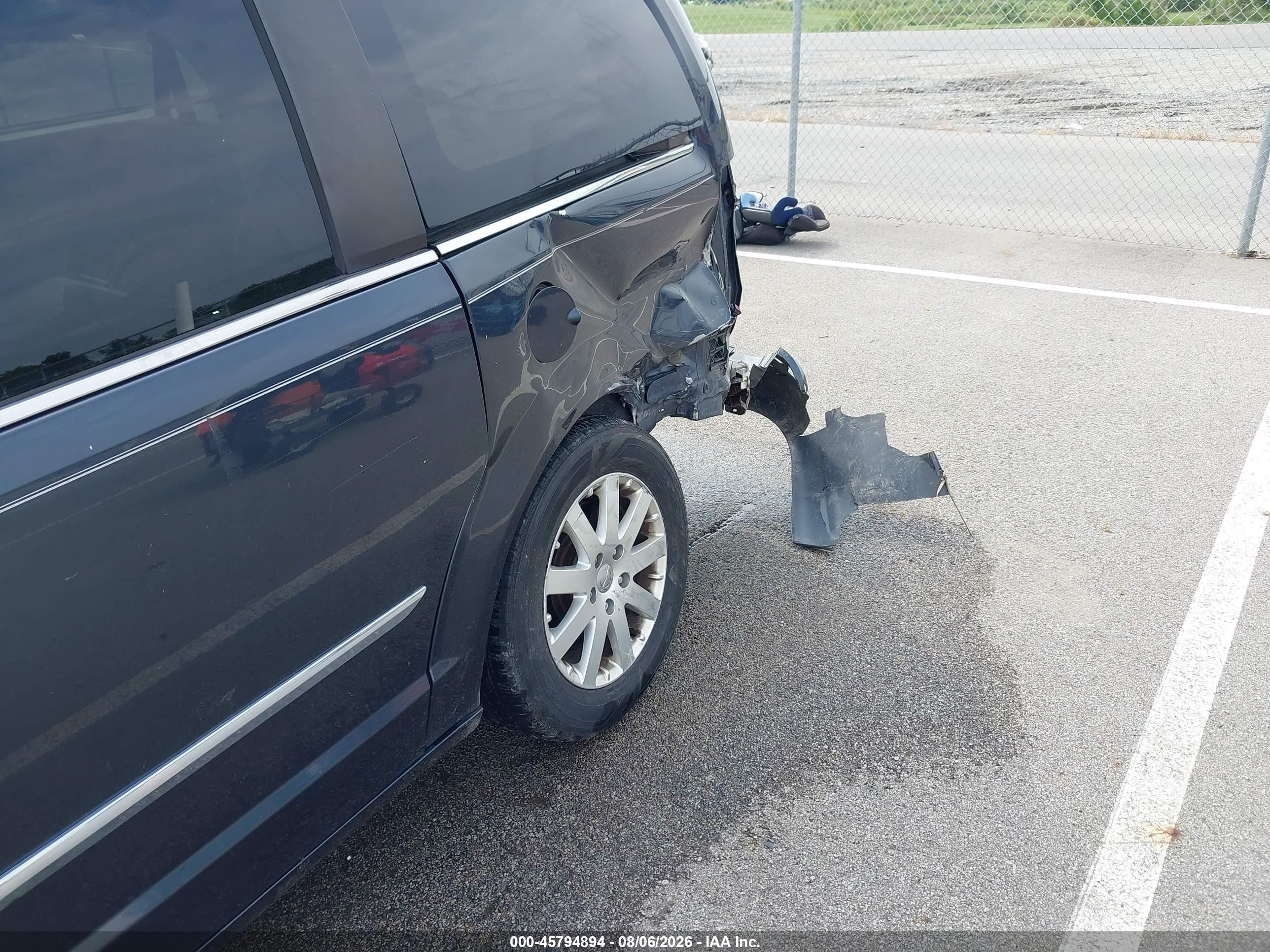 2013 Chrysler Town & Country Touring Blue vin: 2C4RC1BG8DR689182
