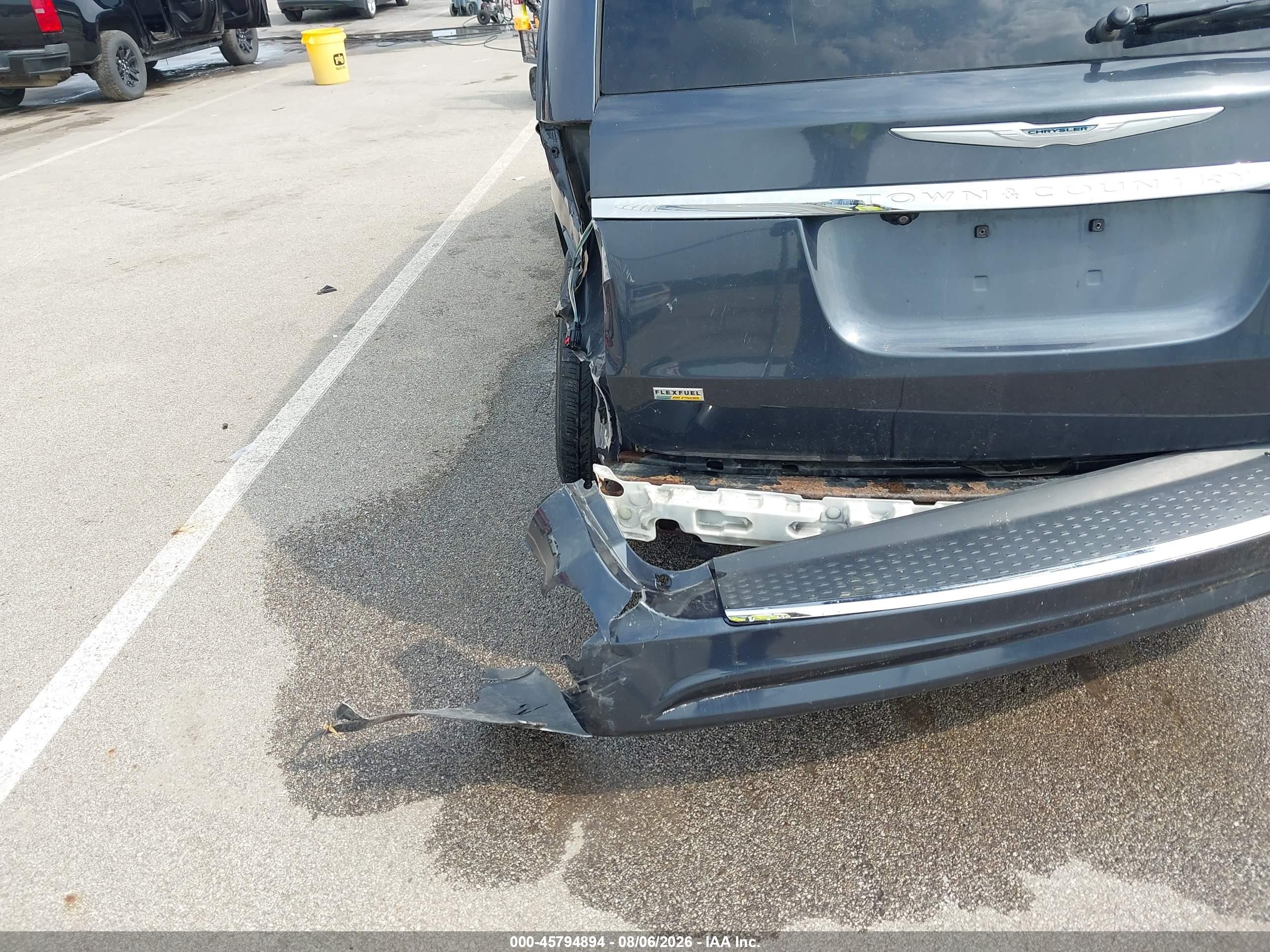2013 Chrysler Town & Country Touring Blue vin: 2C4RC1BG8DR689182