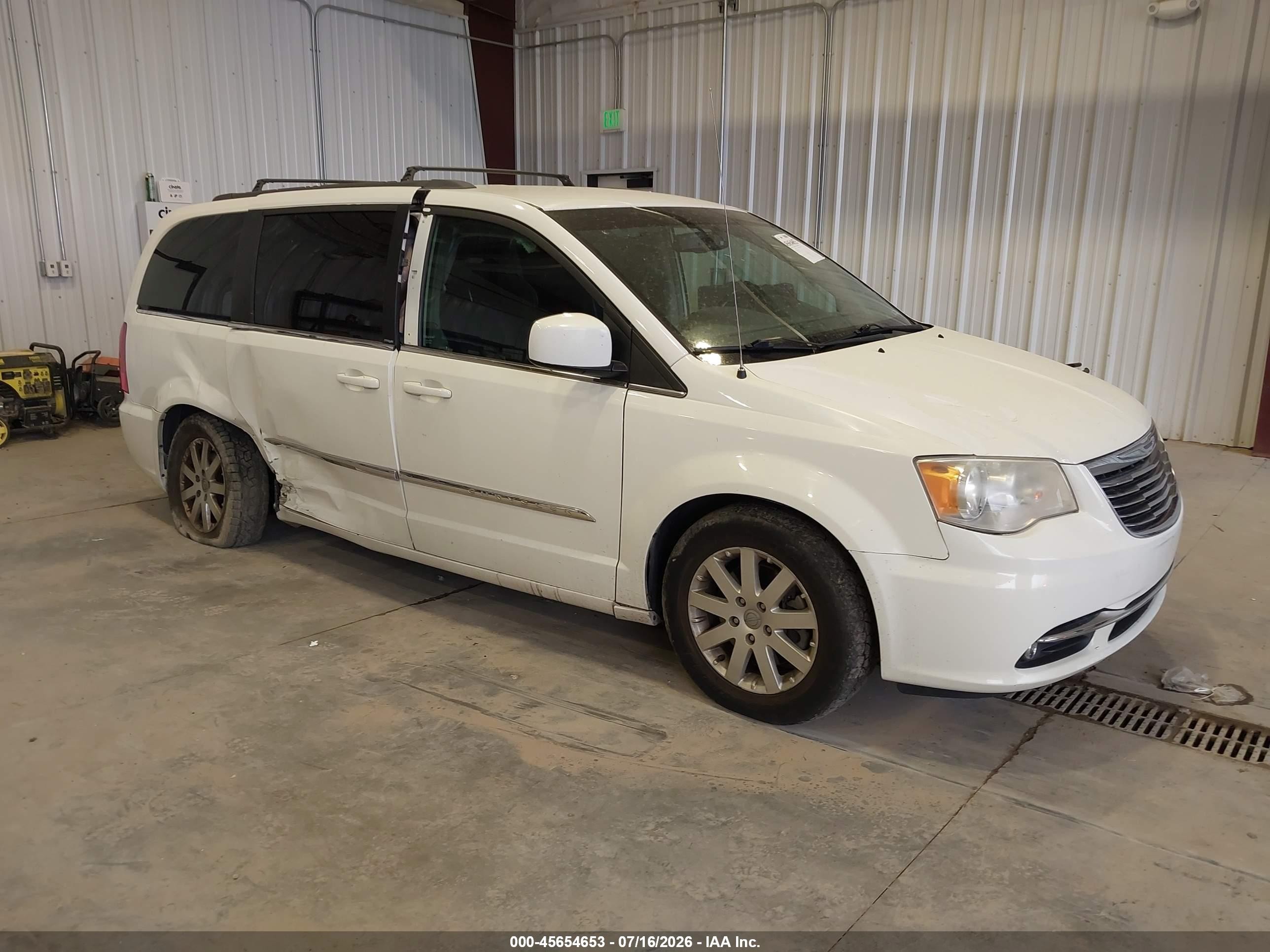 2013 Chrysler Town & Country Touring White vin: 2C4RC1BG8DR696181