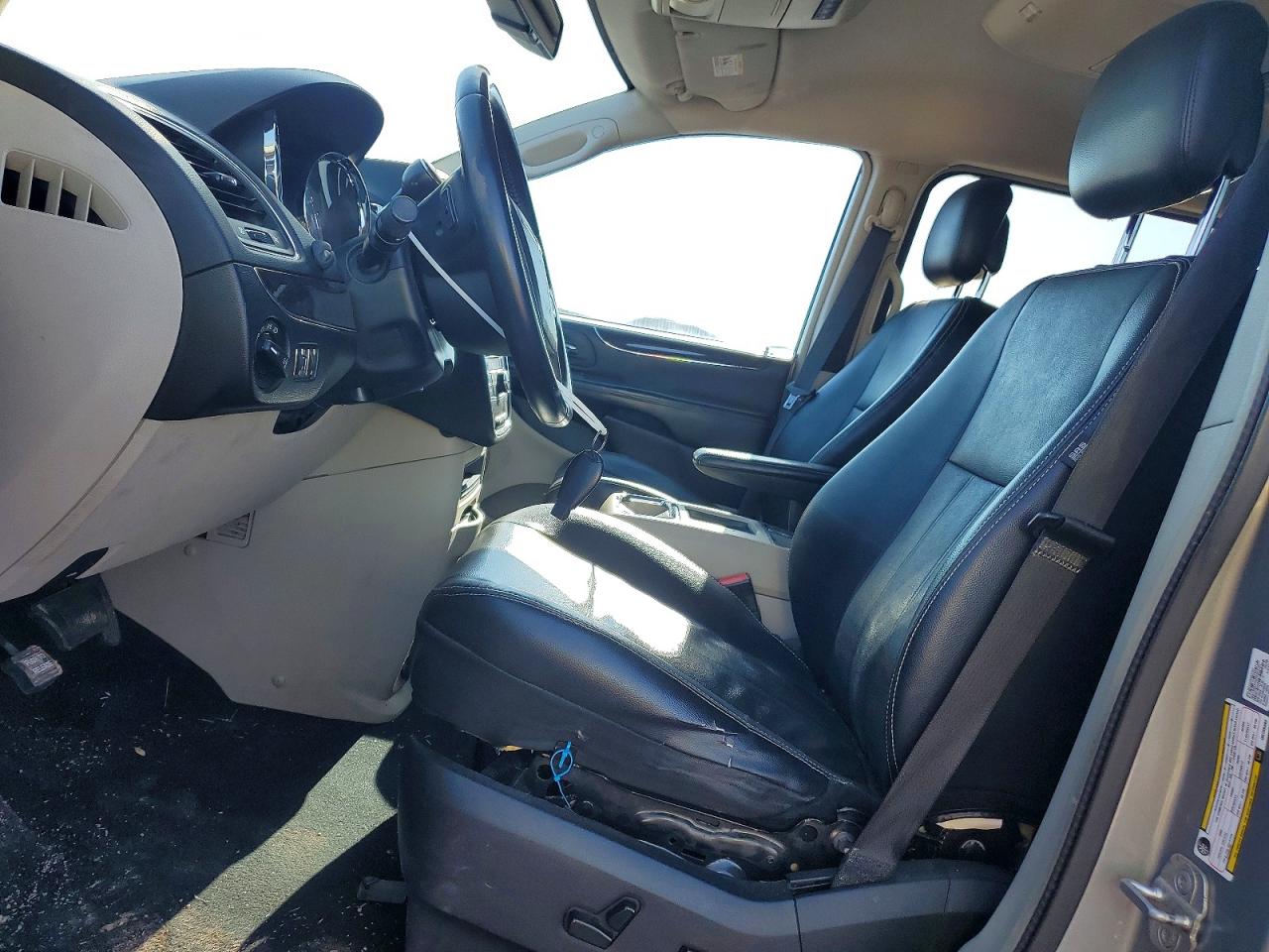 2013 Chrysler Town & Country Touring Silver vin: 2C4RC1BG8DR708393
