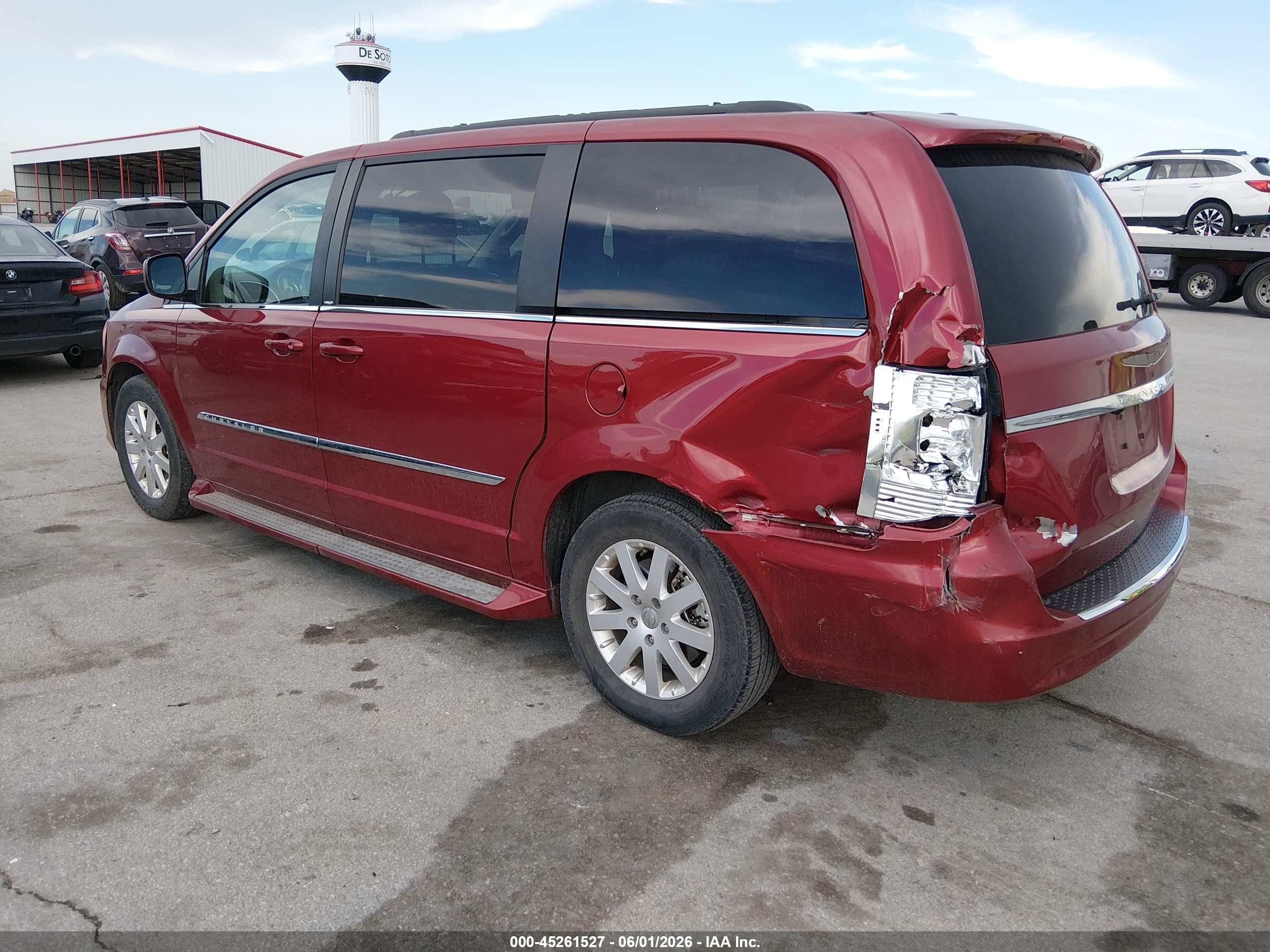 2013 Chrysler Town & Country Touring Red vin: 2C4RC1BG8DR769954