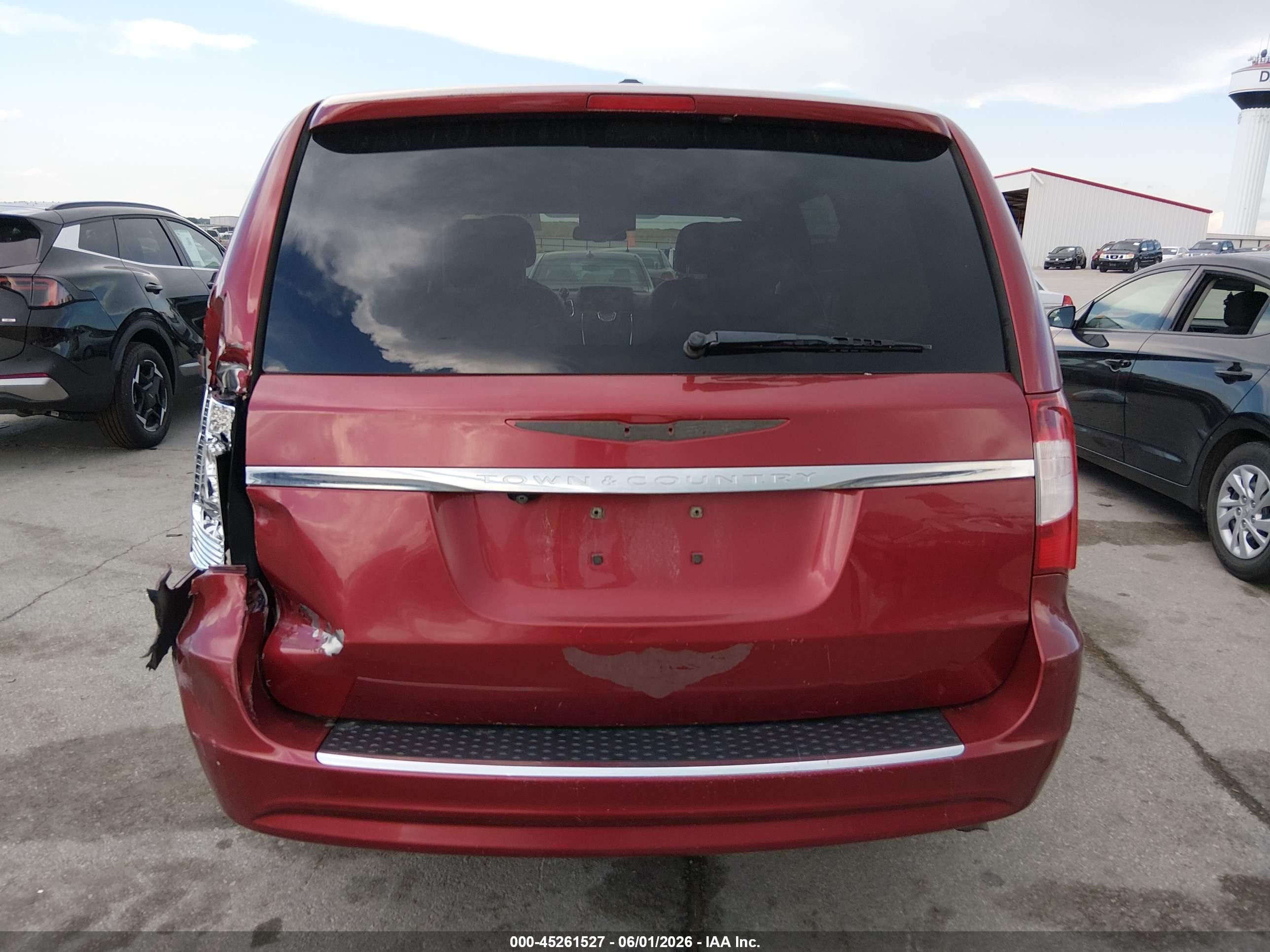 2013 Chrysler Town & Country Touring Red vin: 2C4RC1BG8DR769954