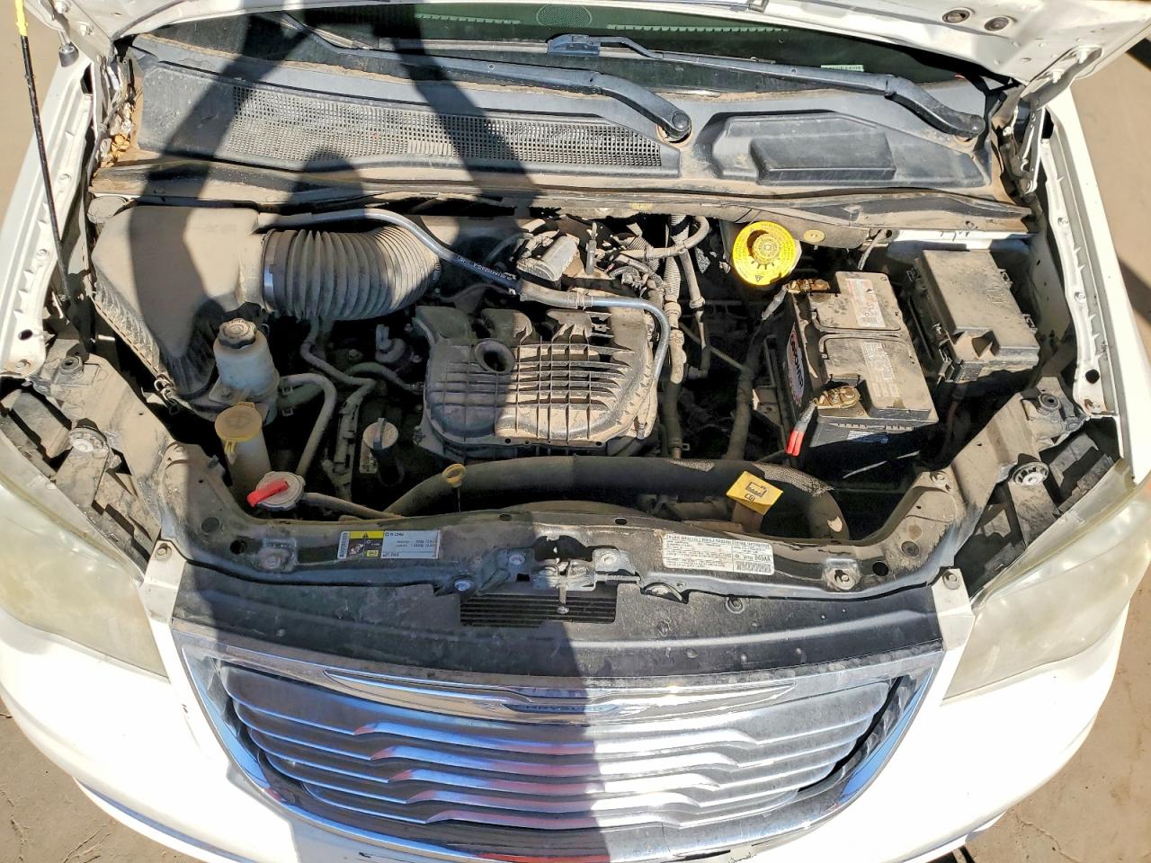 2013 Chrysler Town & Country Touring White vin: 2C4RC1BG8DR787743