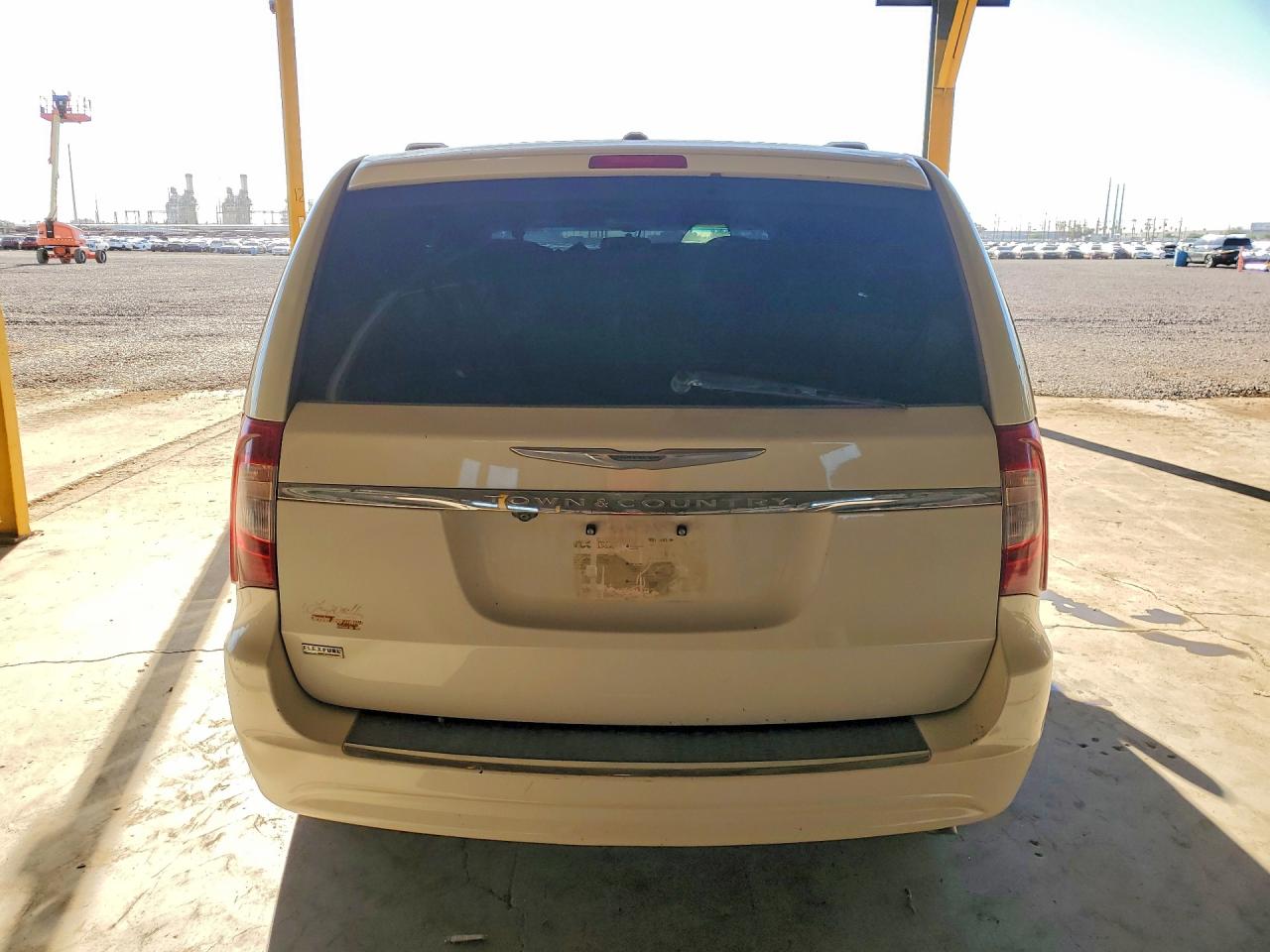 2013 Chrysler Town & Country Touring White vin: 2C4RC1BG8DR787743