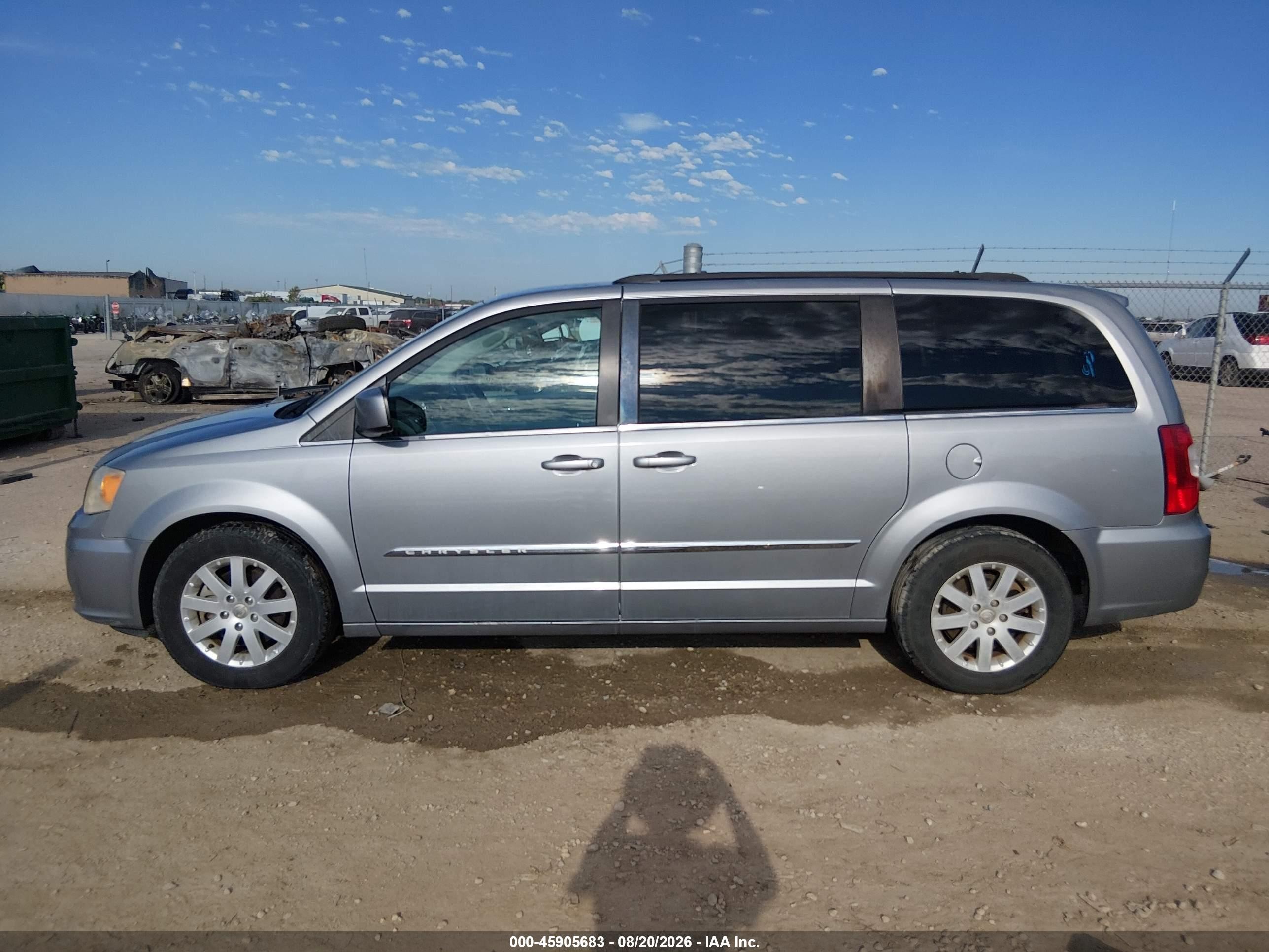 2014 Chrysler Town & Country Touring Silver vin: 2C4RC1BG8ER125503