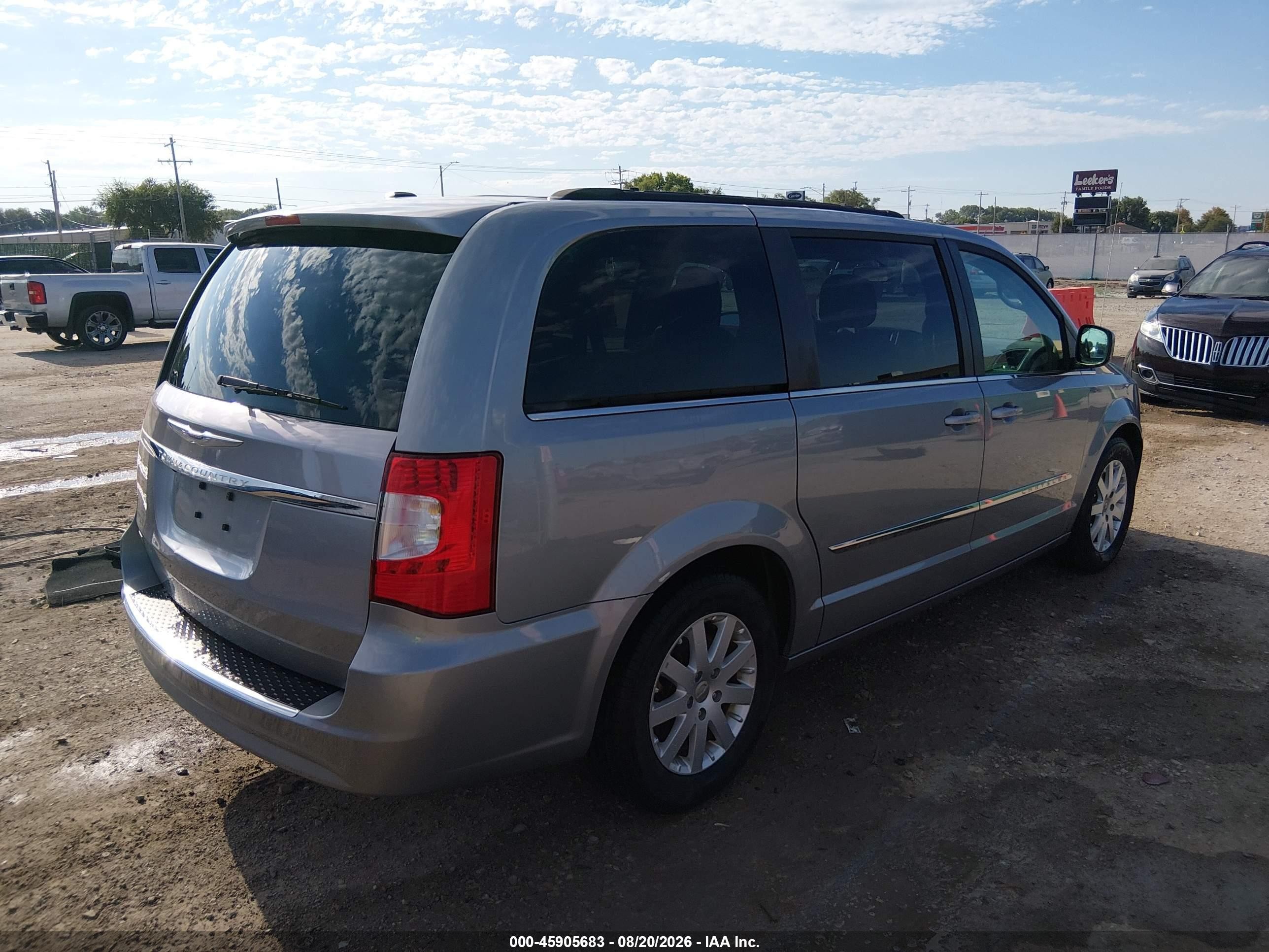 2014 Chrysler Town & Country Touring Silver vin: 2C4RC1BG8ER125503