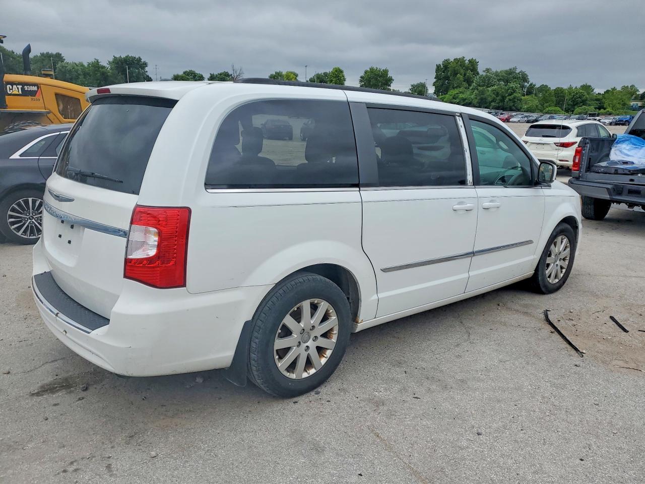 2014 Chrysler Town & Country Touring White vin: 2C4RC1BG8ER196006