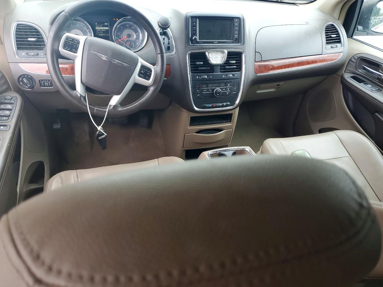 2014 Chrysler Town & Country Touring White vin: 2C4RC1BG8ER196006