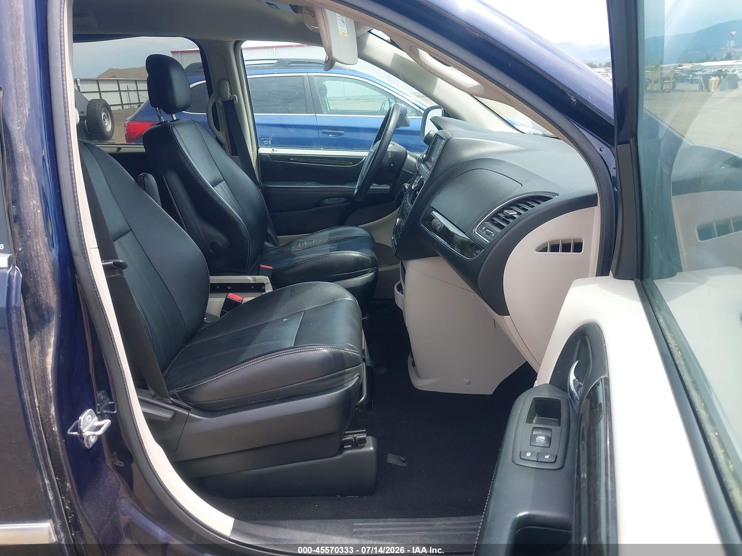 2014 Chrysler Town & Country Touring Blue vin: 2C4RC1BG8ER196328