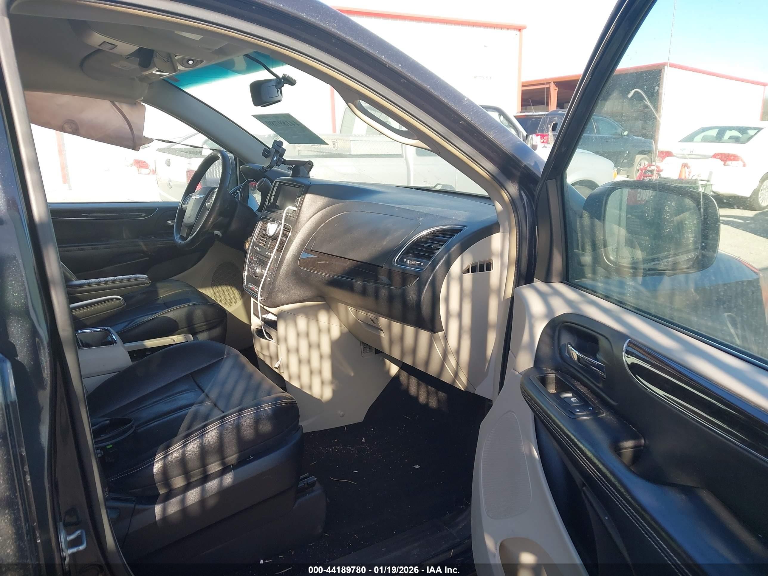 2014 Chrysler Town & Country Touring Dark Blue vin: 2C4RC1BG8ER215928