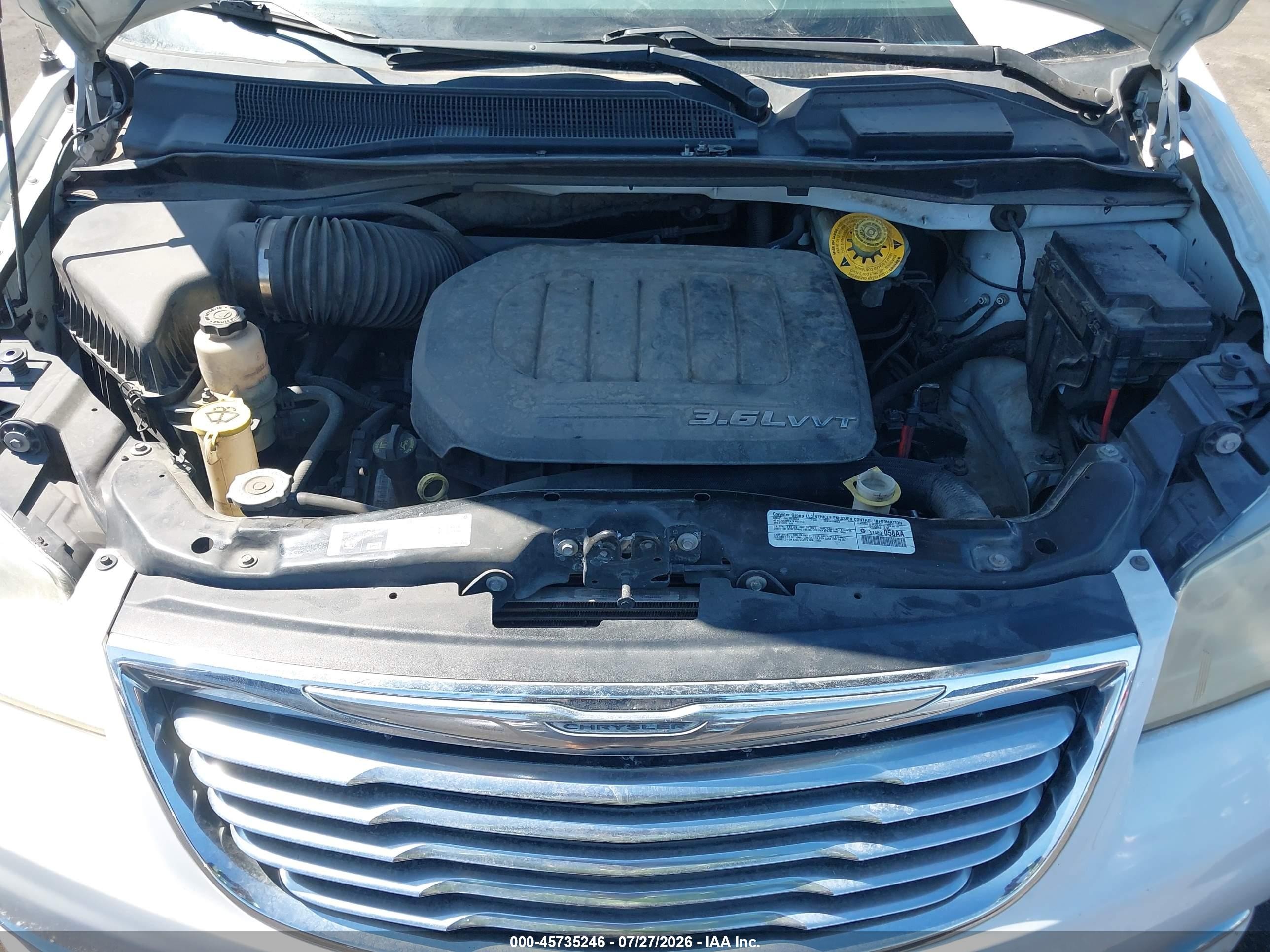 2014 Chrysler Town & Country Touring White vin: 2C4RC1BG8ER242918