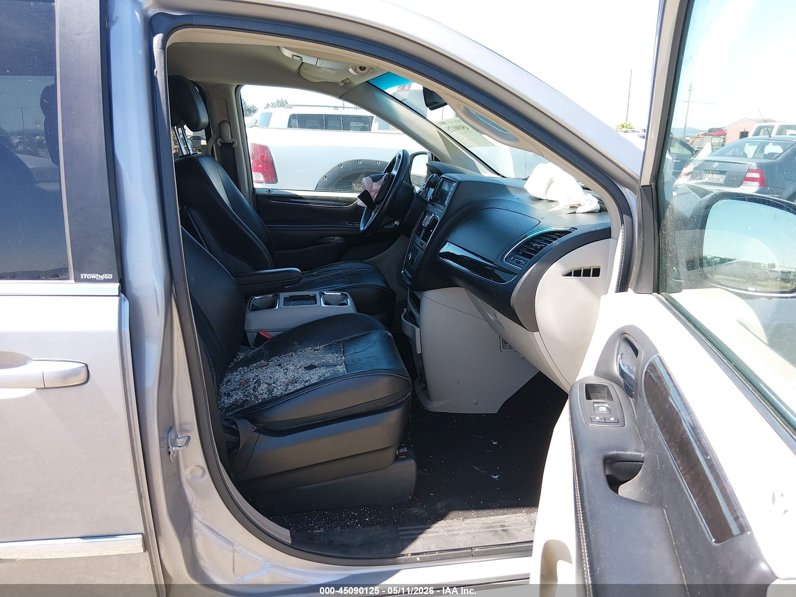 2014 Chrysler Town & Country Touring Silver vin: 2C4RC1BG8ER243020