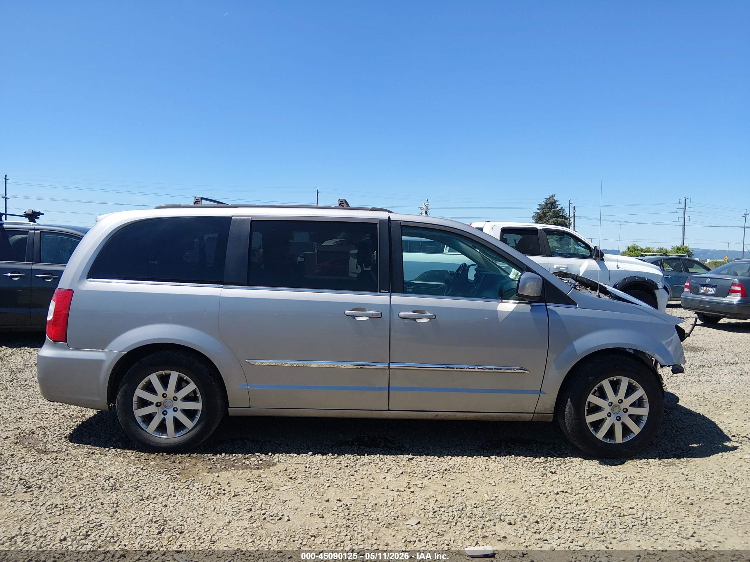 2014 Chrysler Town & Country Touring Silver vin: 2C4RC1BG8ER243020
