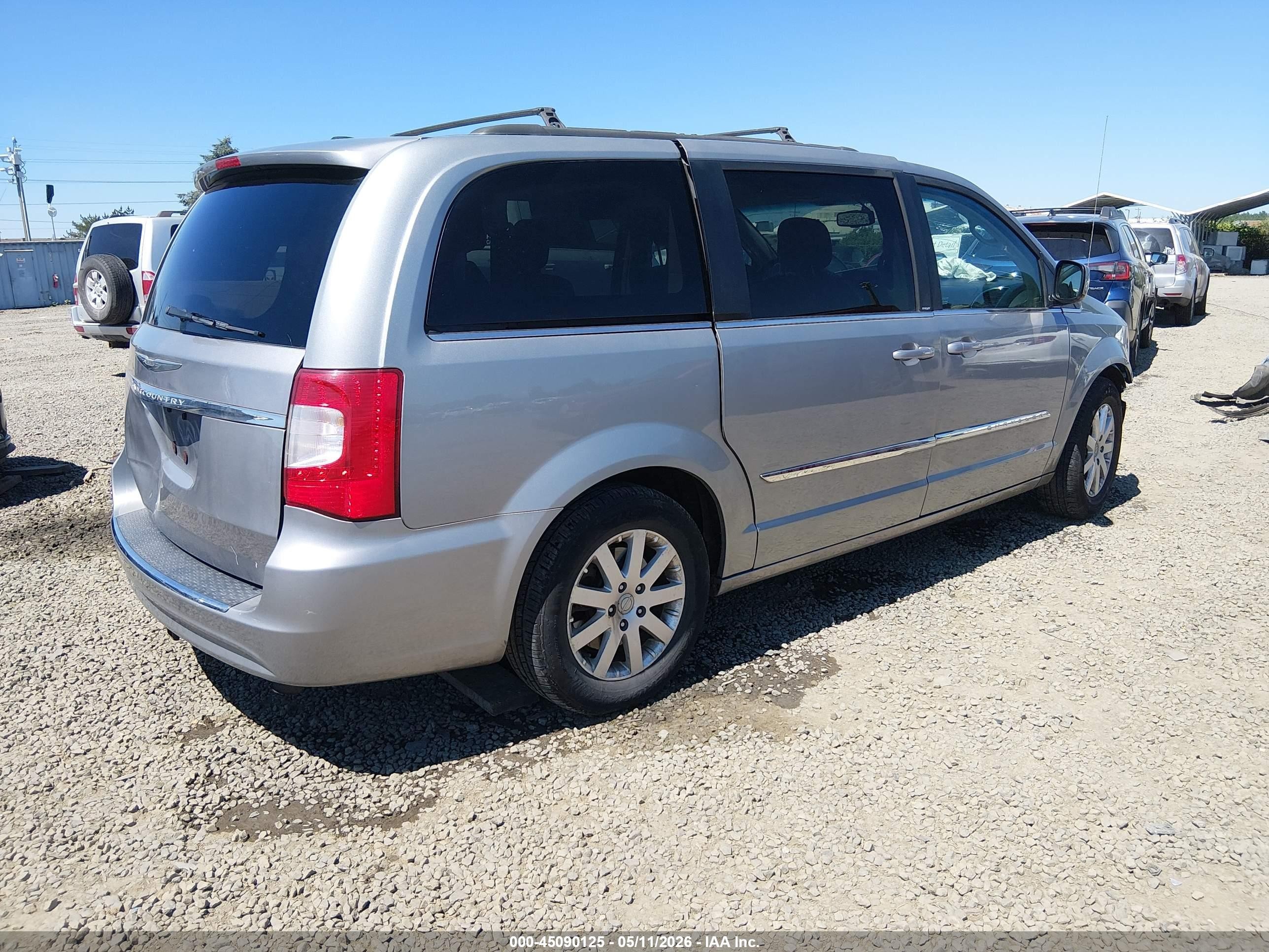 2014 Chrysler Town & Country Touring Silver vin: 2C4RC1BG8ER243020