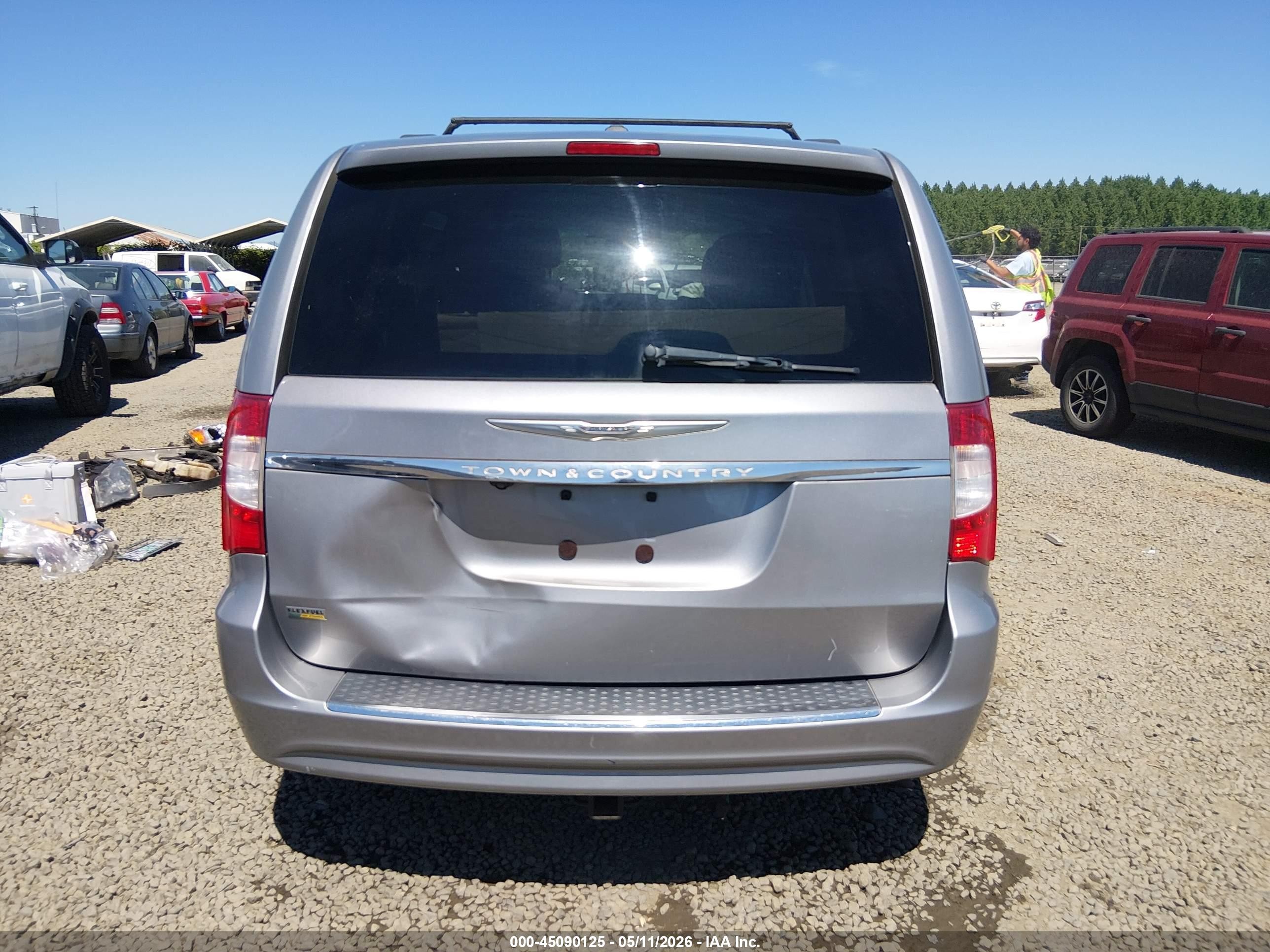 2014 Chrysler Town & Country Touring Silver vin: 2C4RC1BG8ER243020