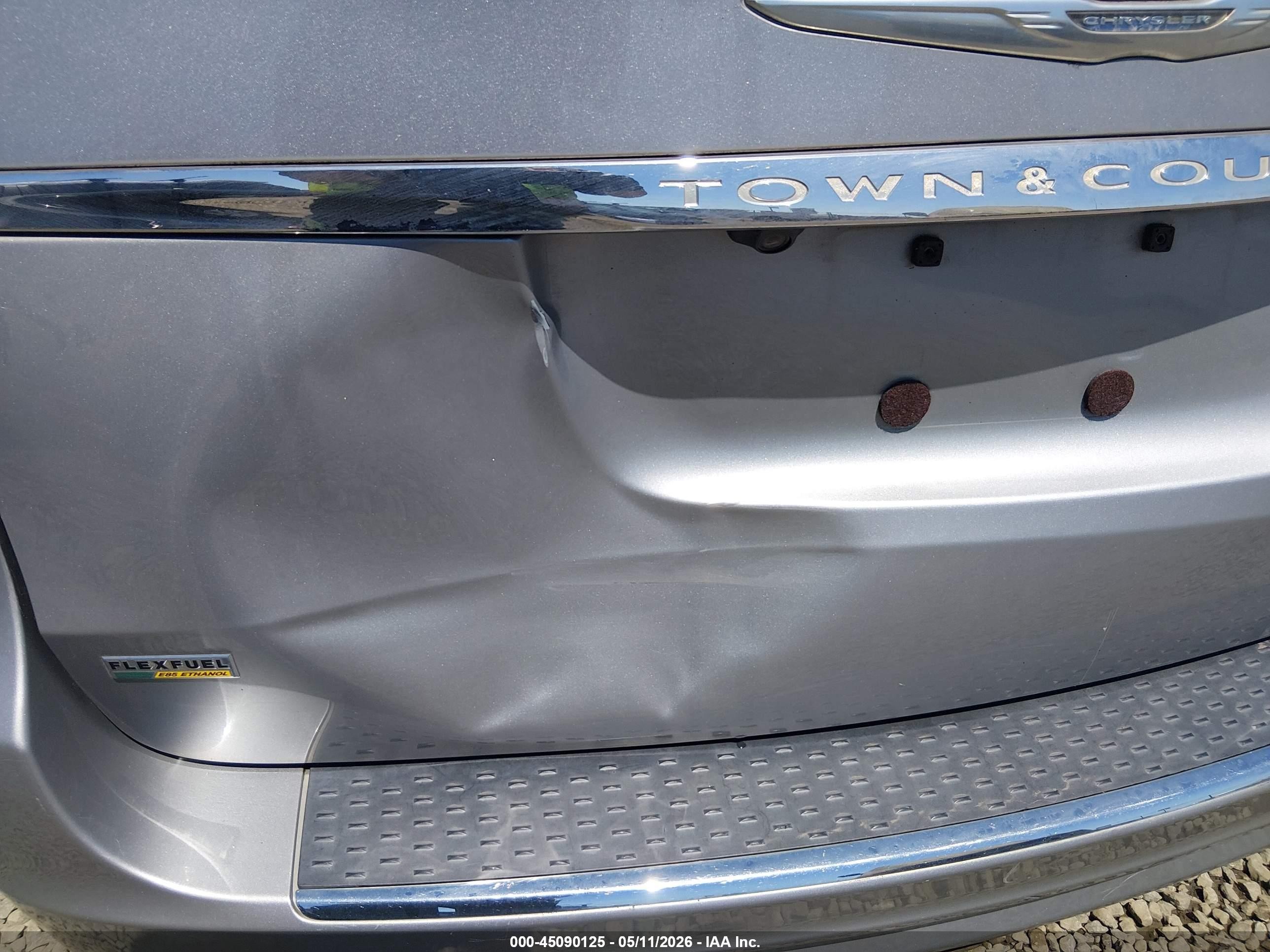2014 Chrysler Town & Country Touring Silver vin: 2C4RC1BG8ER243020