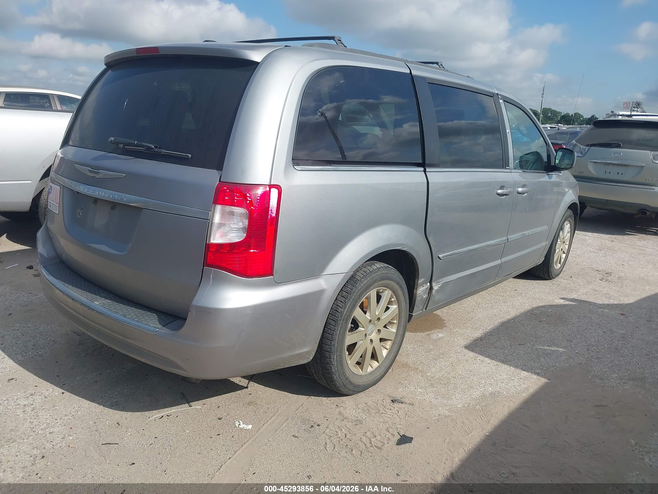 2014 Chrysler Town & Country Touring Silver vin: 2C4RC1BG8ER314359