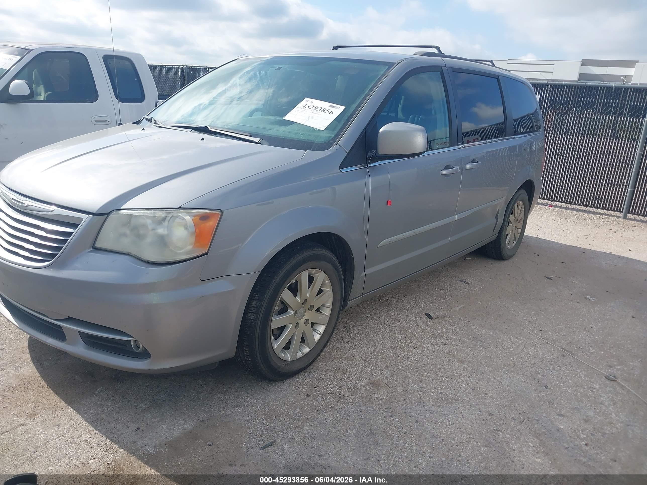 2014 Chrysler Town & Country Touring Silver vin: 2C4RC1BG8ER314359