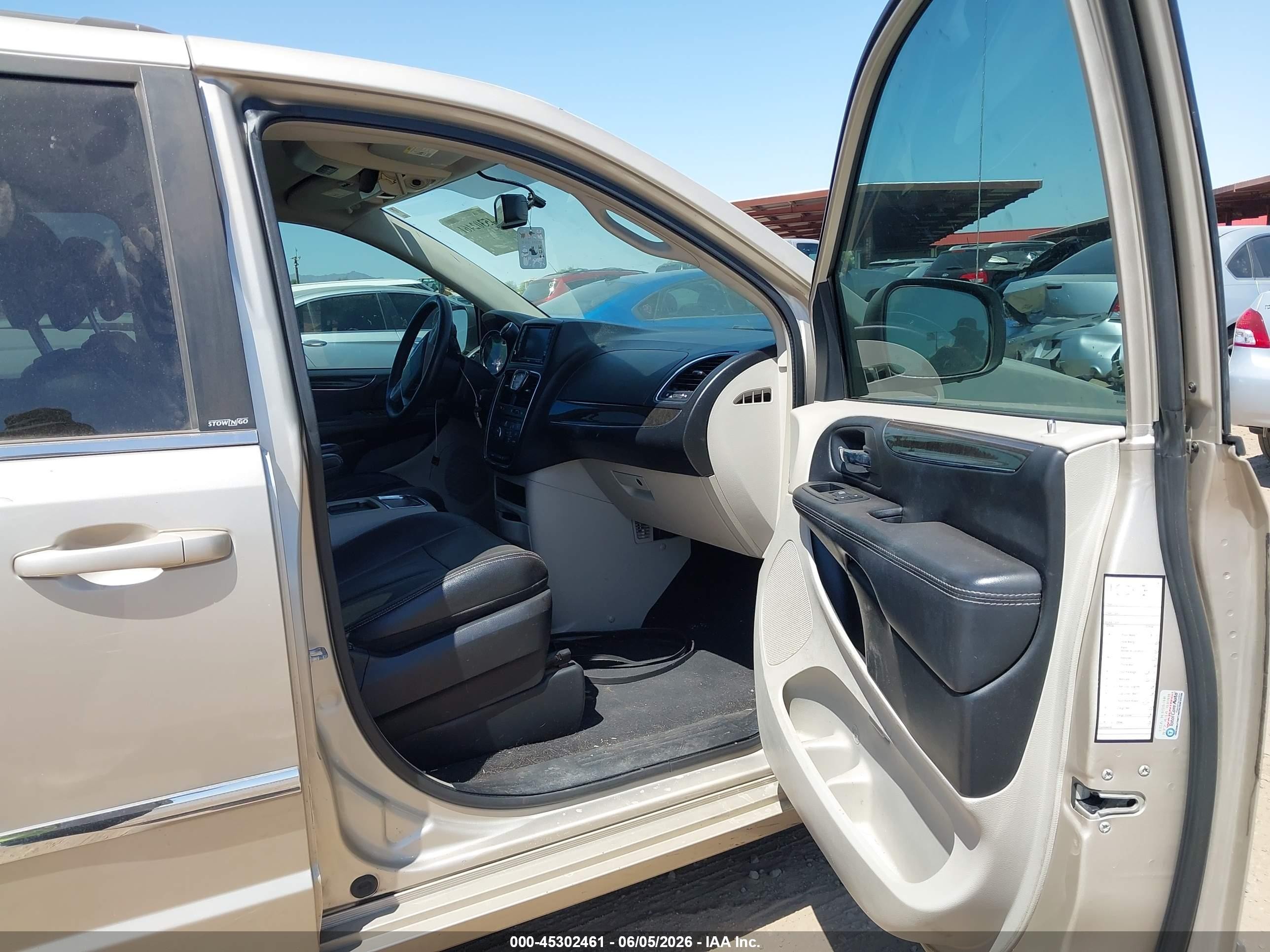2014 Chrysler Town & Country Touring Gold vin: 2C4RC1BG8ER324941