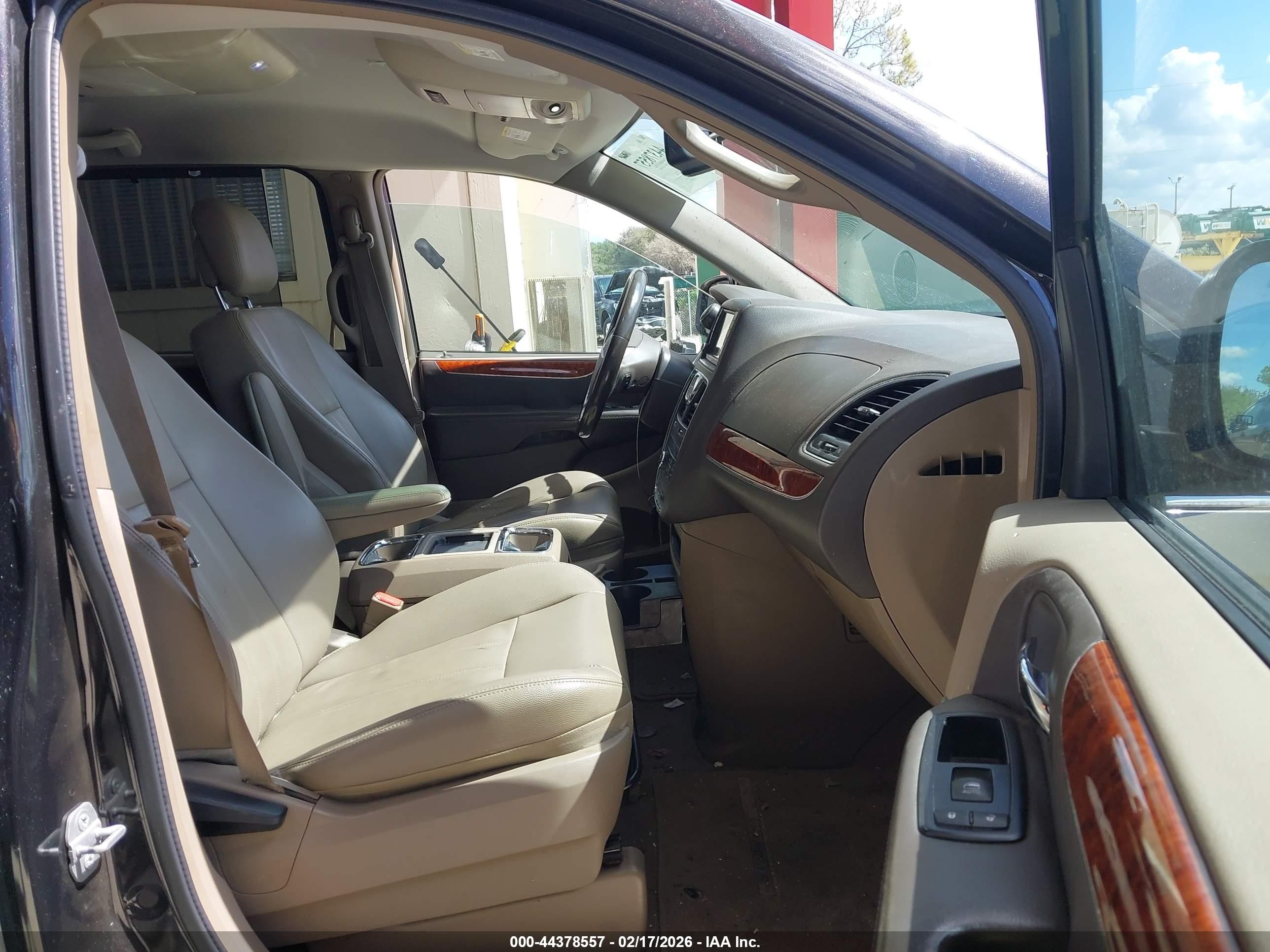 2014 Chrysler Town & Country Touring Black vin: 2C4RC1BG8ER422867