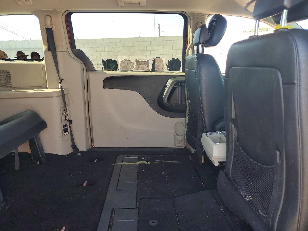 2014 Chrysler Town & Country Touring Red vin: 2C4RC1BG8ER445002