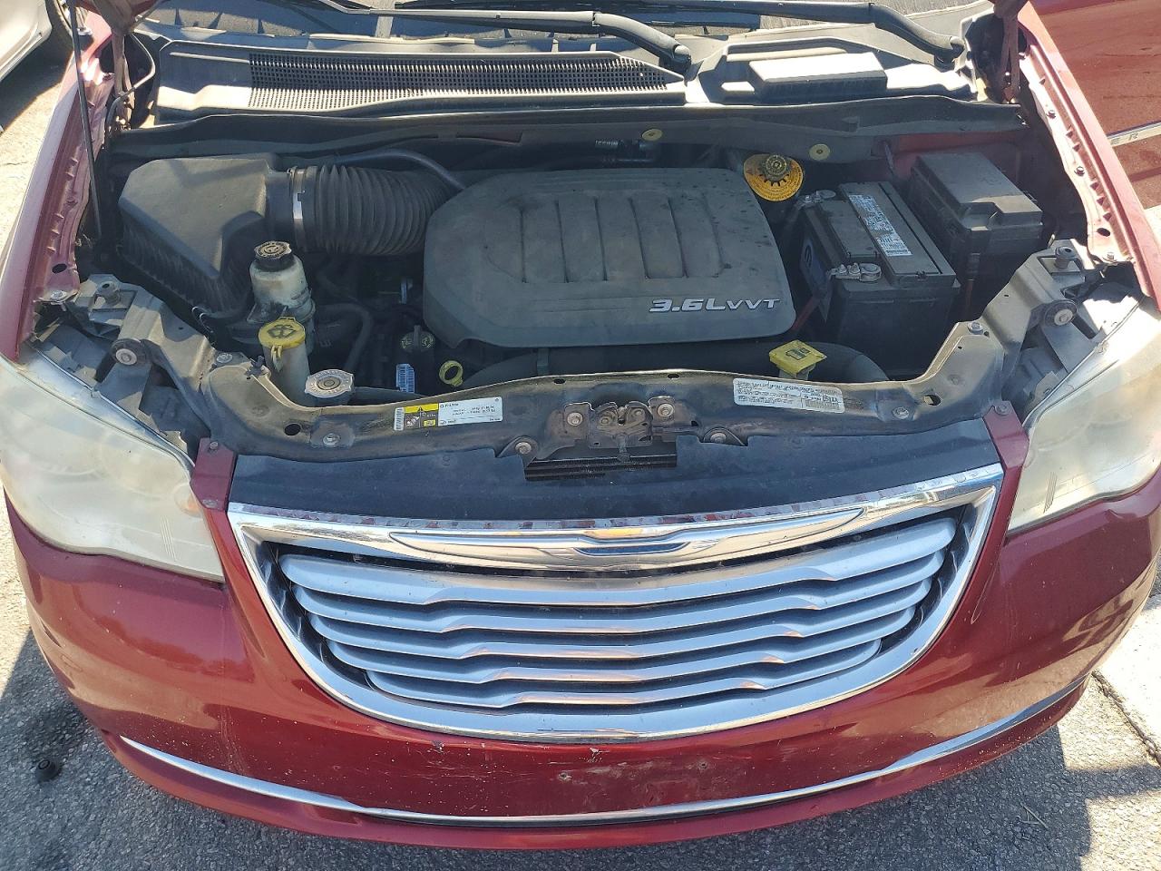 2014 Chrysler Town & Country Touring Red vin: 2C4RC1BG8ER445002
