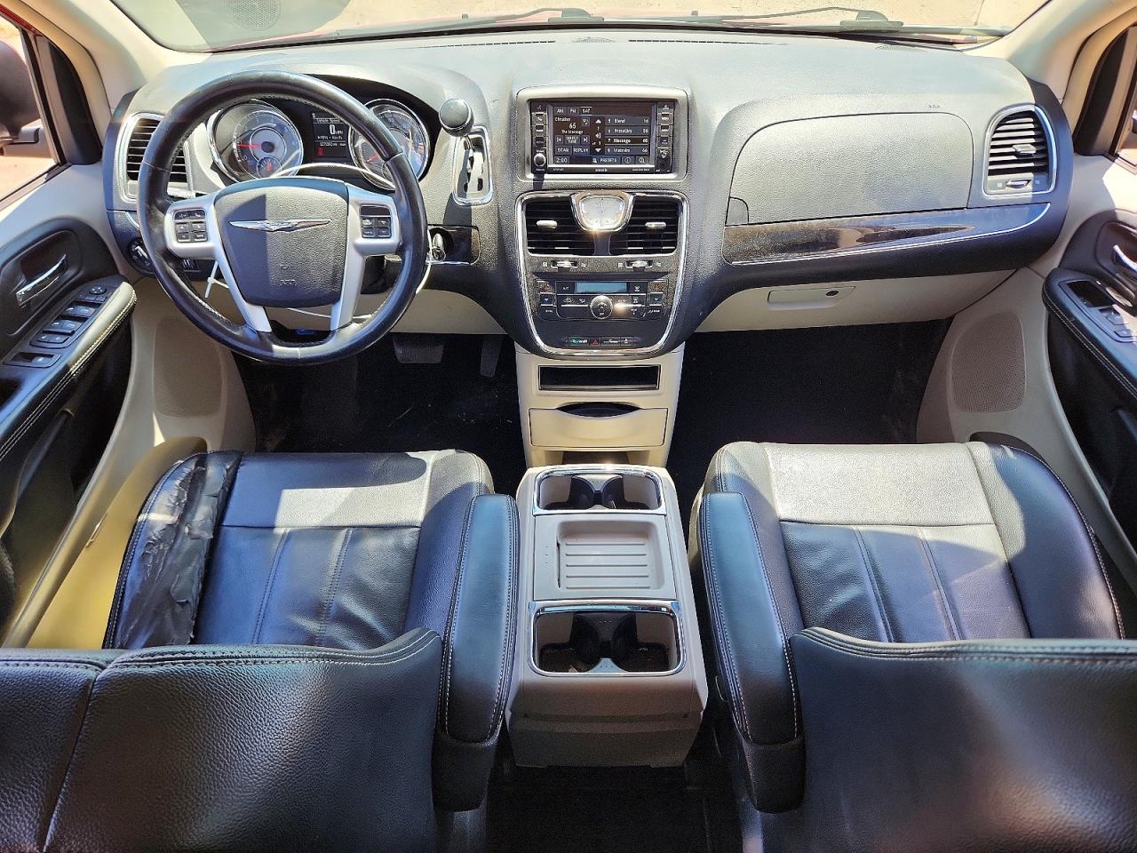 2014 Chrysler Town & Country Touring Maroon vin: 2C4RC1BG8ER447414