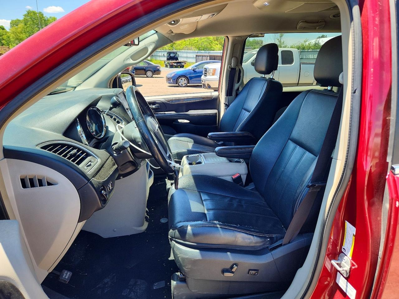 2014 Chrysler Town & Country Touring Maroon vin: 2C4RC1BG8ER447414