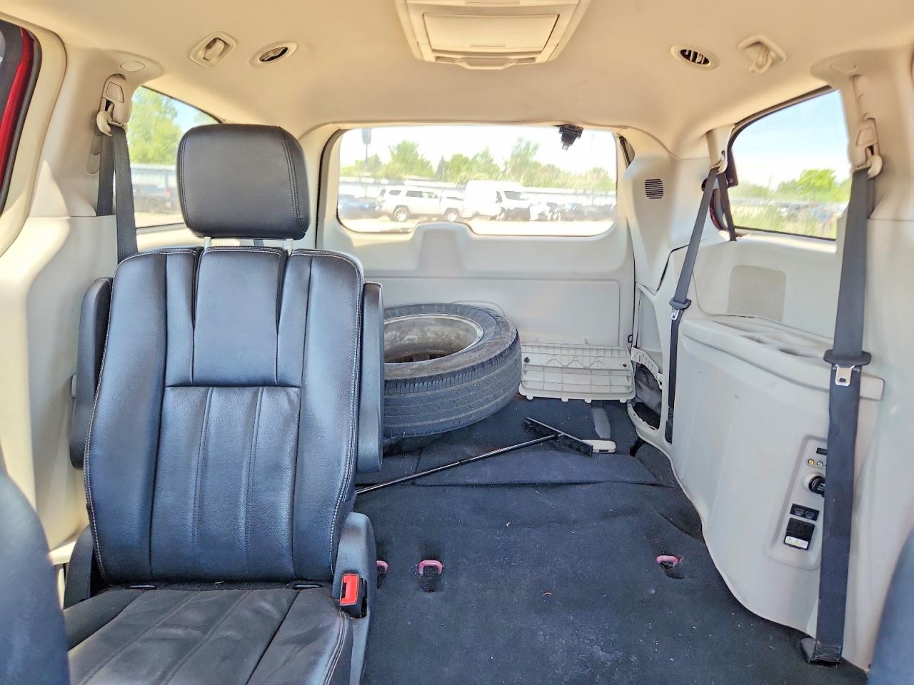 2014 Chrysler Town & Country Touring Maroon vin: 2C4RC1BG8ER447414