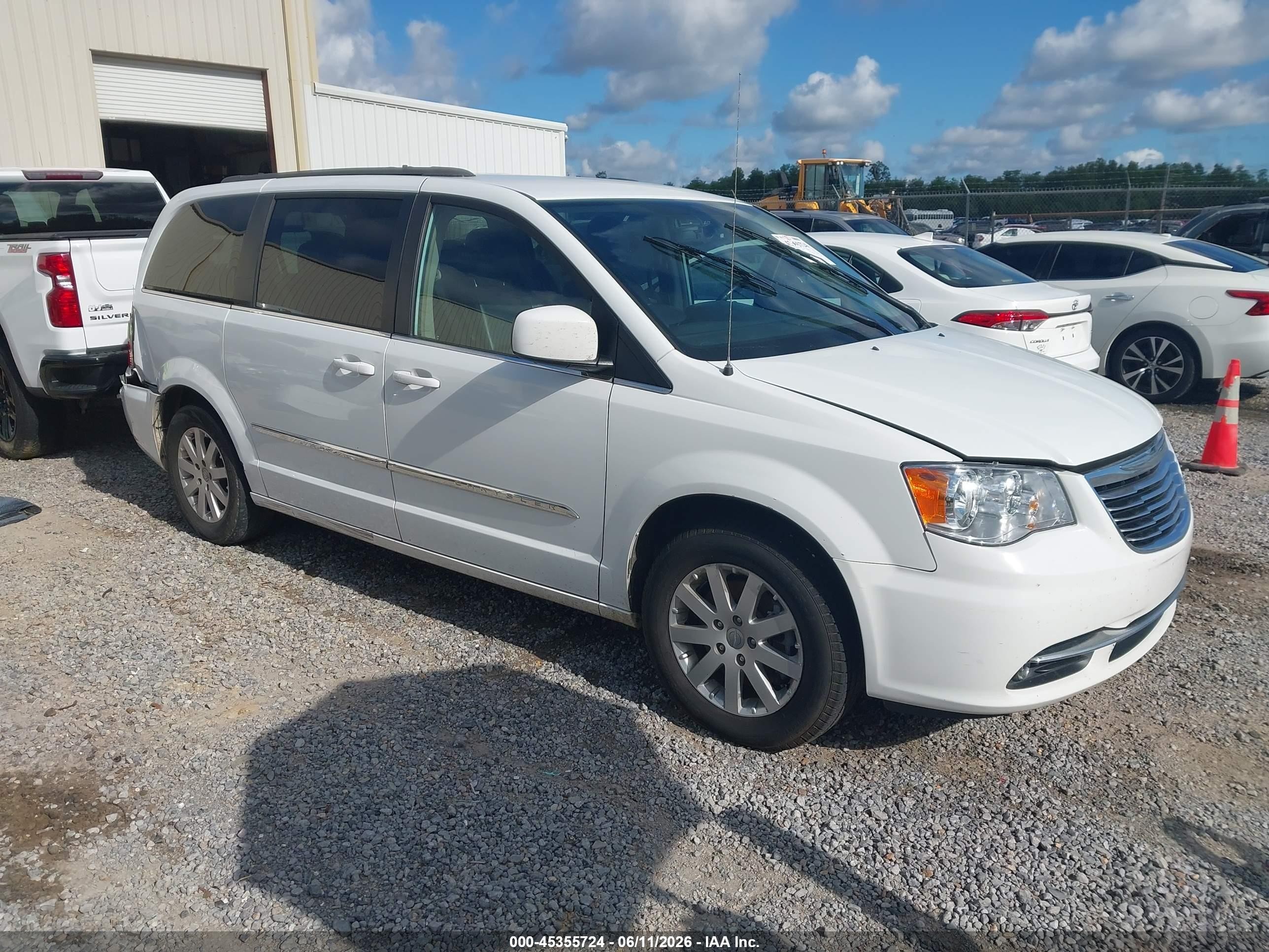 2014 Chrysler Town & Country Touring White vin: 2C4RC1BG8ER449437