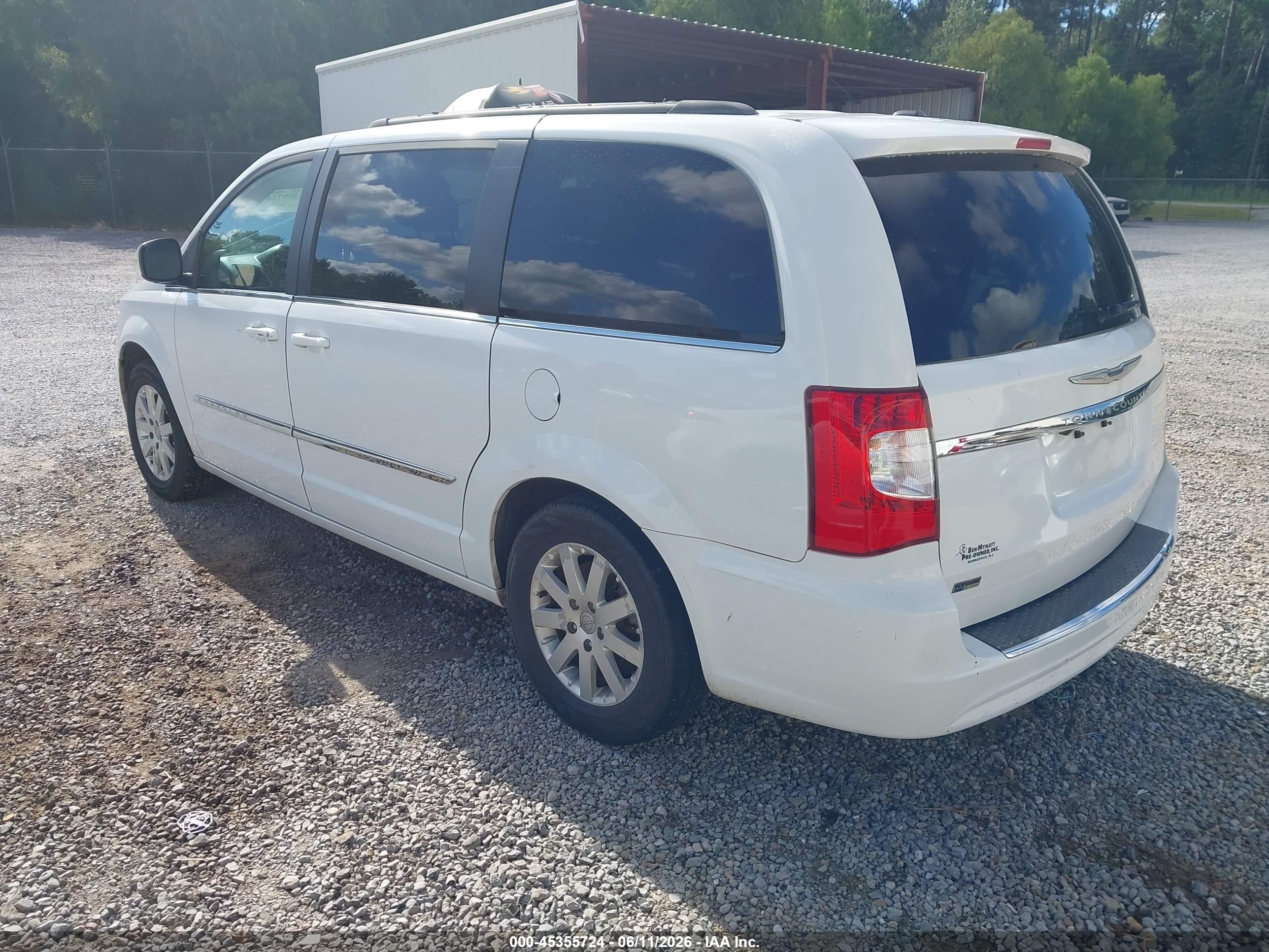 2014 Chrysler Town & Country Touring White vin: 2C4RC1BG8ER449437
