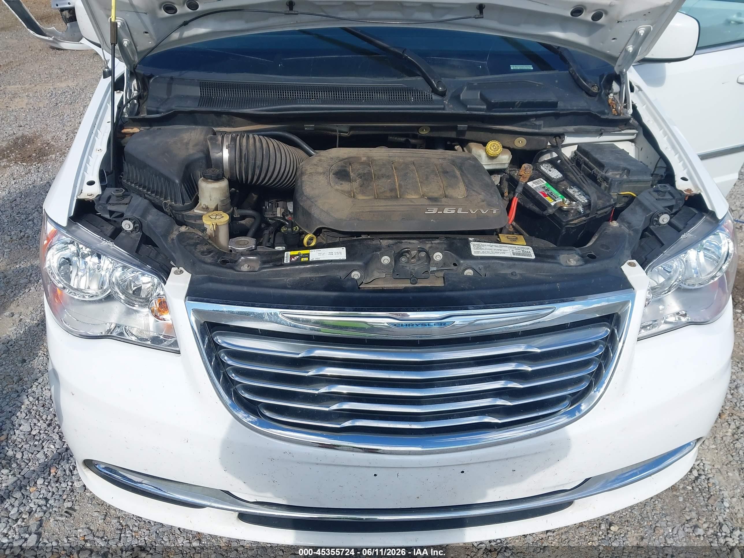 2014 Chrysler Town & Country Touring White vin: 2C4RC1BG8ER449437