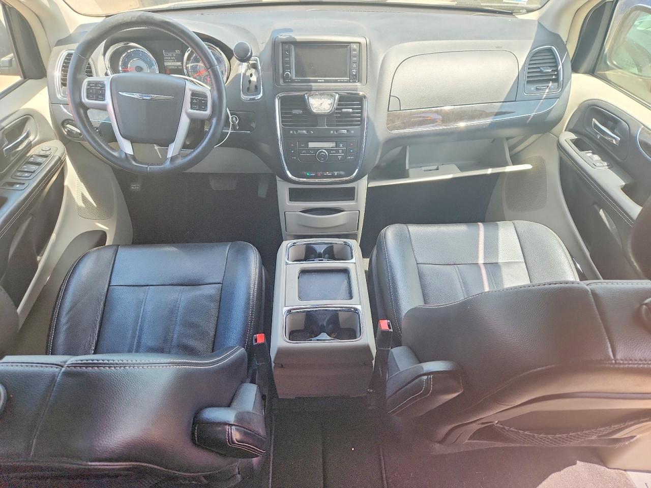 2015 Chrysler Town & Country Touring Бежевый vin: 2C4RC1BG8FR561611