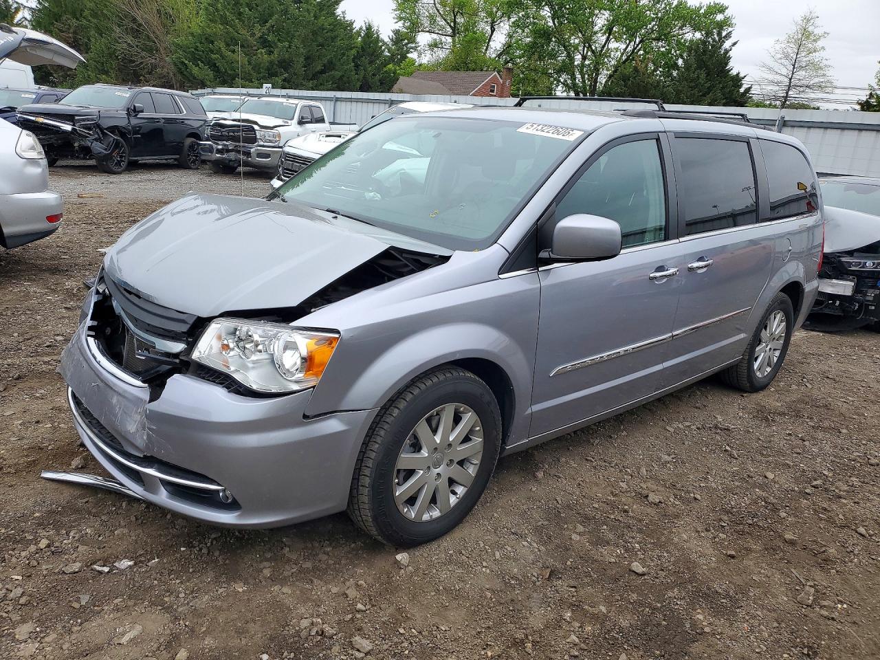 2015 Chrysler Town & Country Touring Silver vin: 2C4RC1BG8FR602349