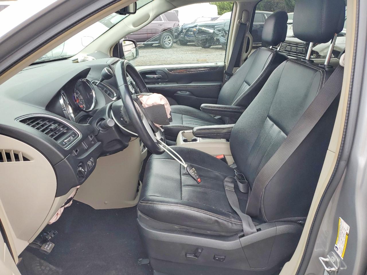 2015 Chrysler Town & Country Touring Silver vin: 2C4RC1BG8FR602349