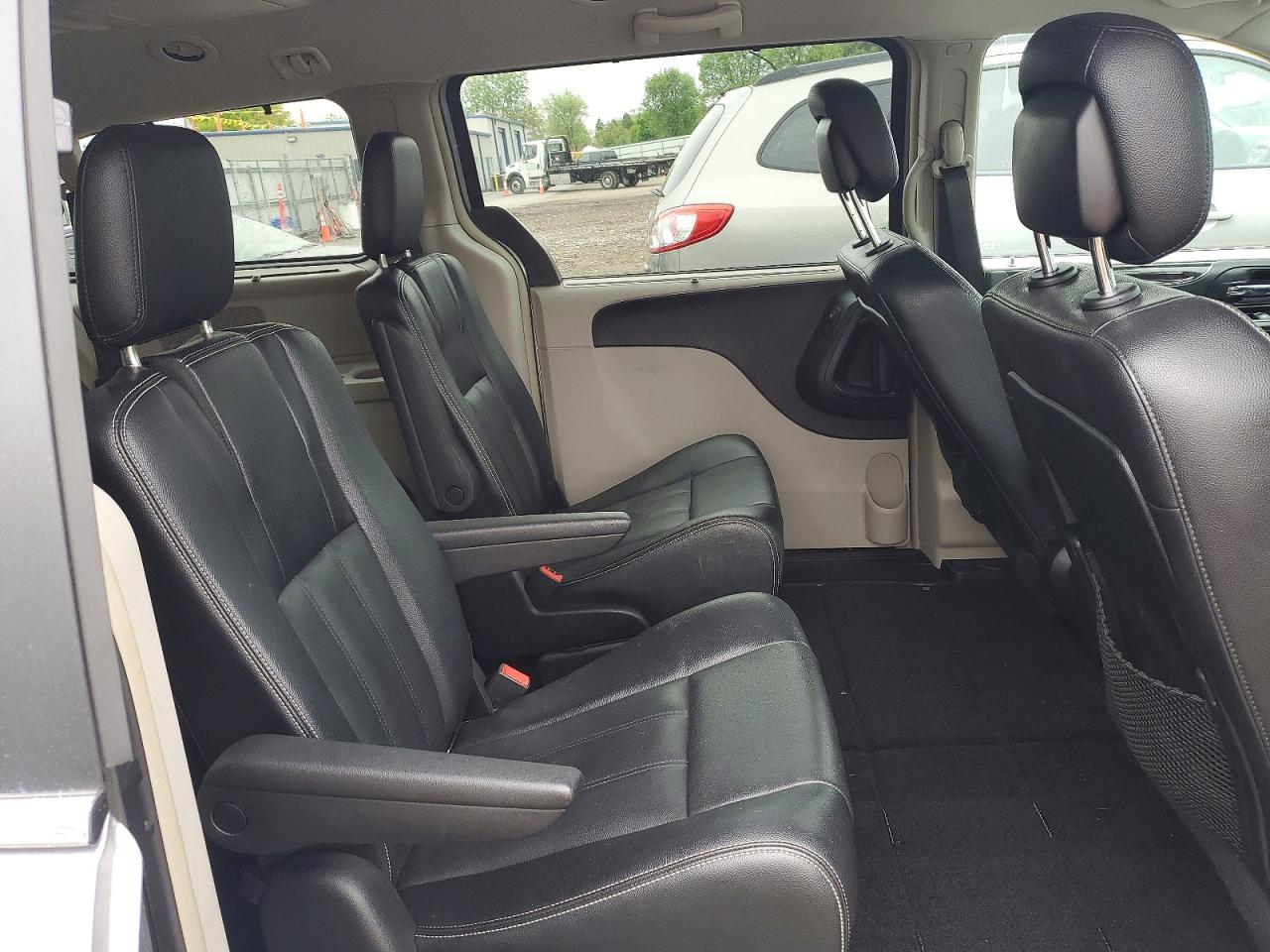 2015 Chrysler Town & Country Touring Silver vin: 2C4RC1BG8FR602349