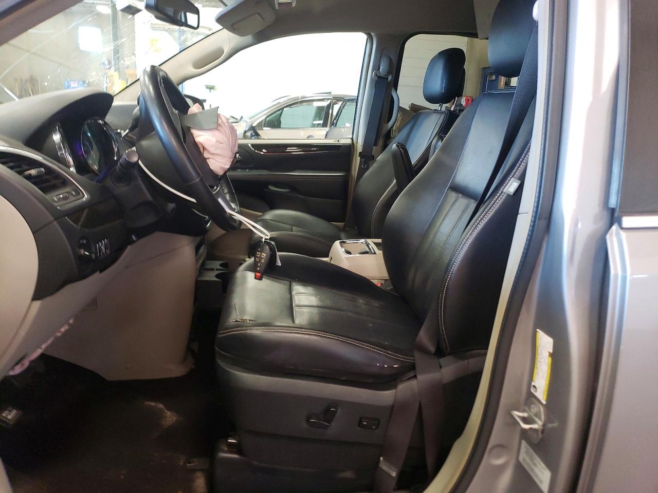 2015 Chrysler Town & Country Touring Gray vin: 2C4RC1BG8FR619992