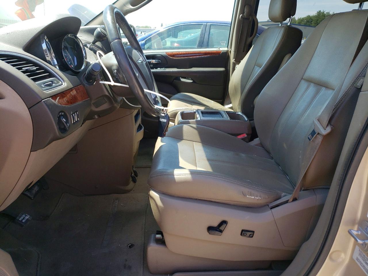 2015 Chrysler Town & Country Touring Tan vin: 2C4RC1BG8FR626599