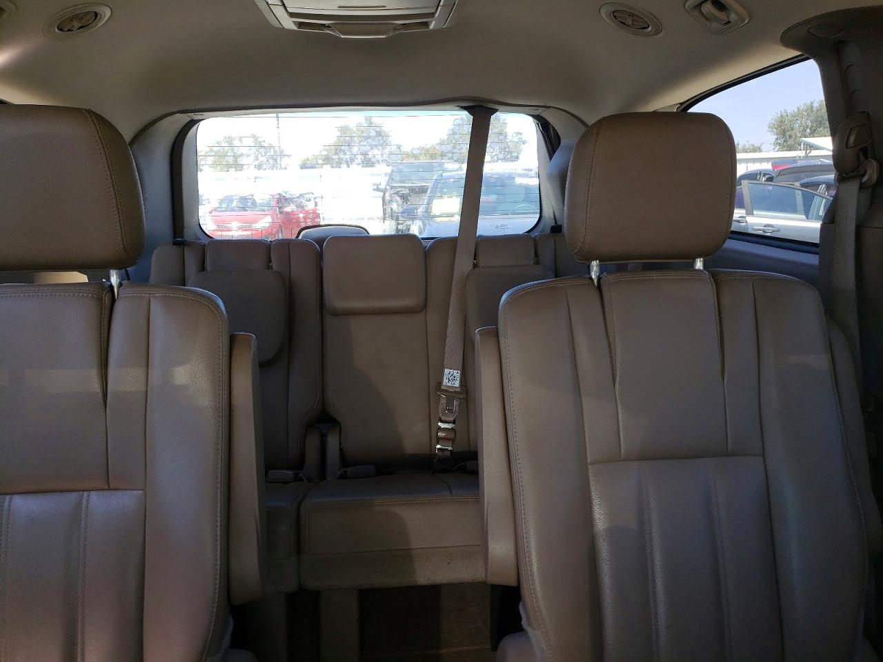 2015 Chrysler Town & Country Touring Tan vin: 2C4RC1BG8FR626599