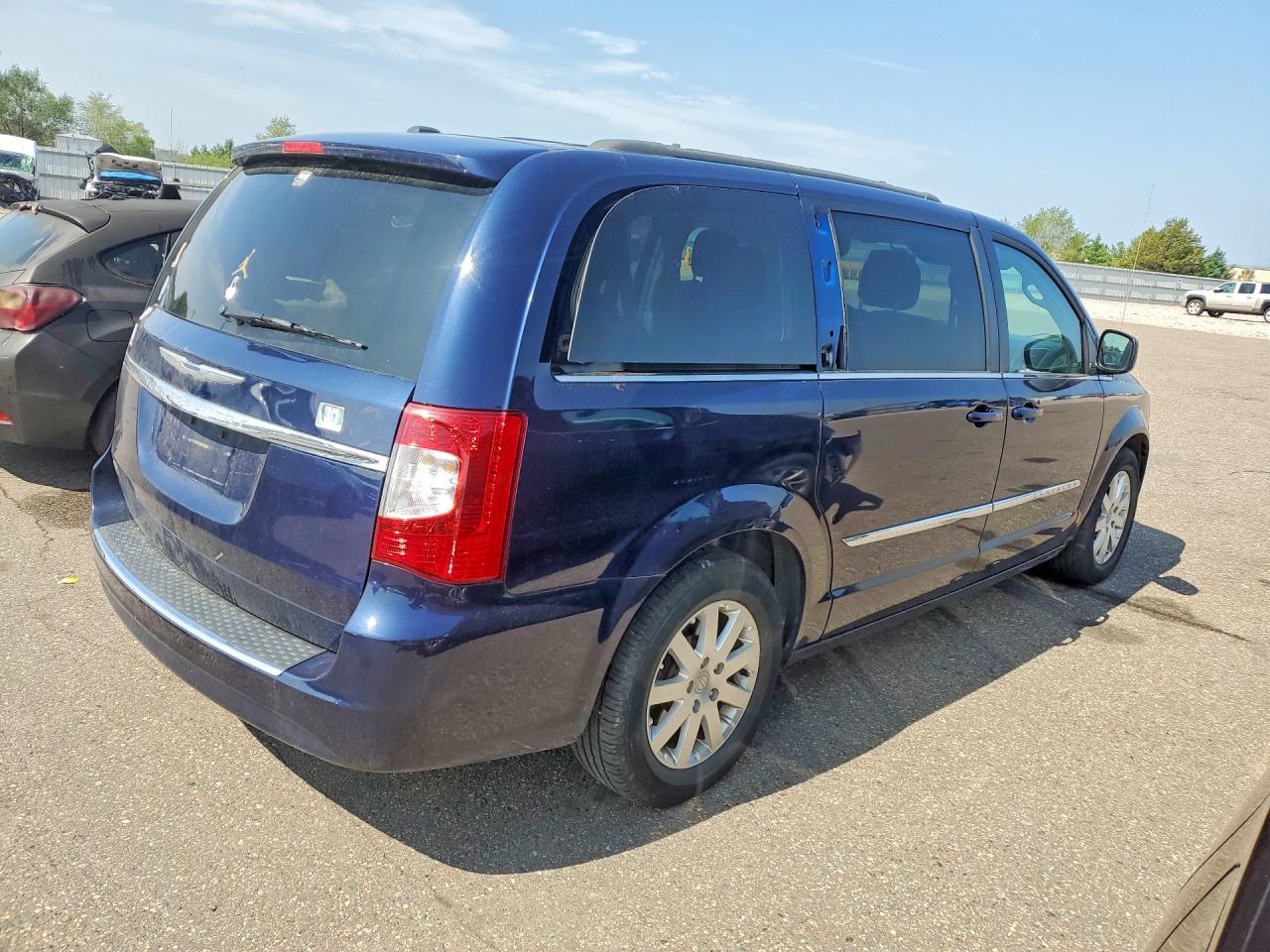 2015 Chrysler Town & Country Touring Blue vin: 2C4RC1BG8FR645153