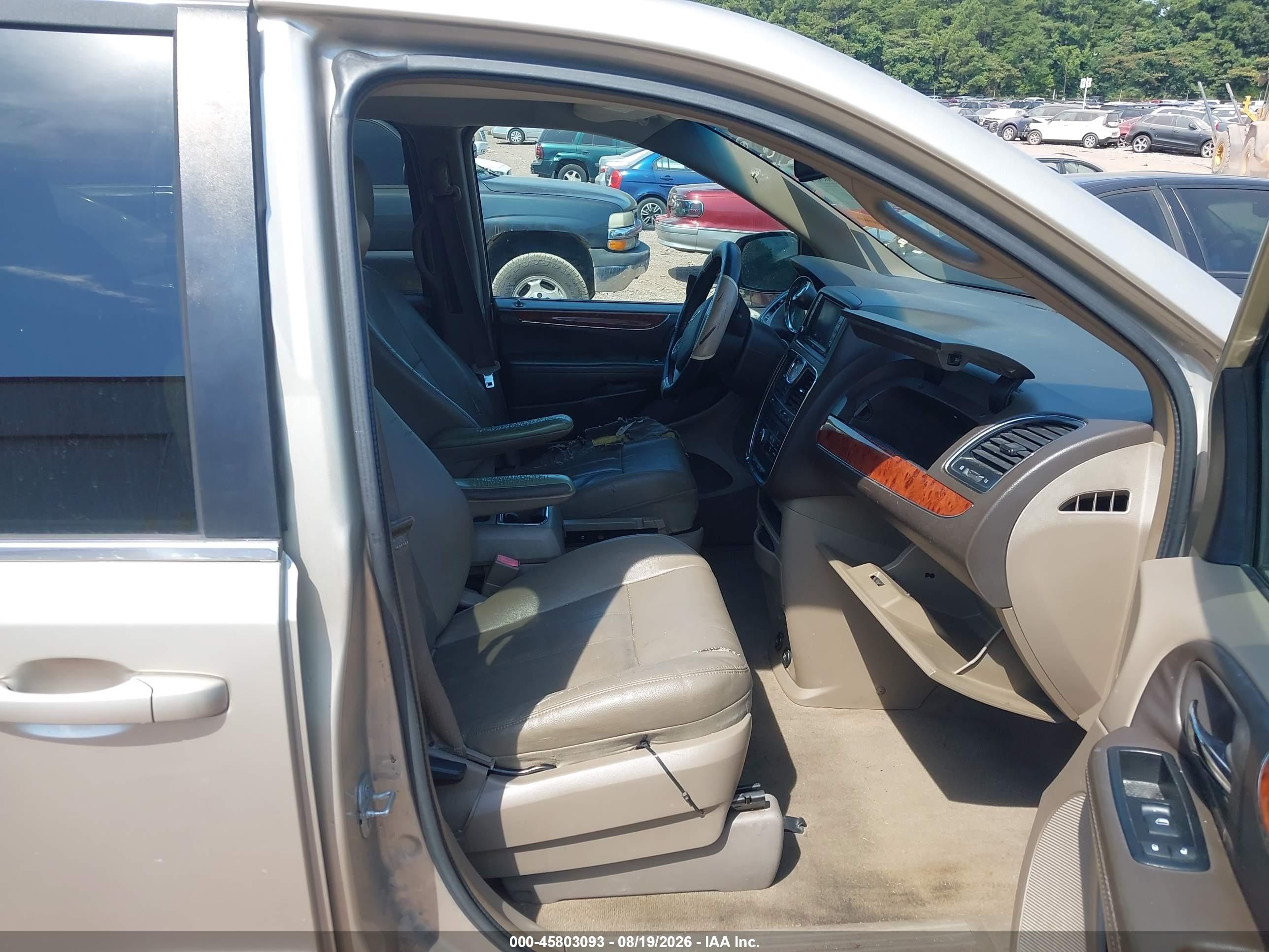 2015 Chrysler Town & Country Touring Brown vin: 2C4RC1BG8FR664513