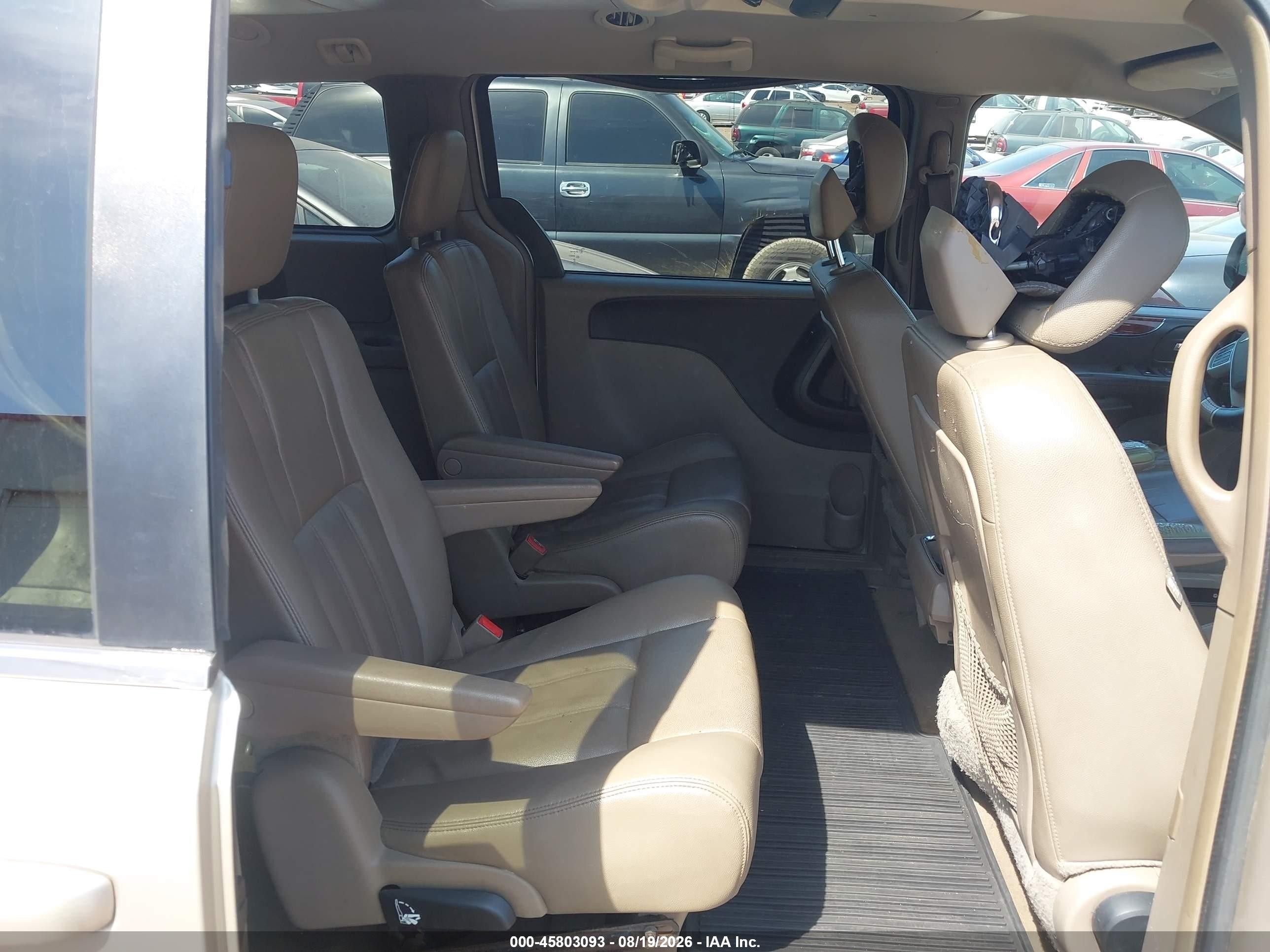 2015 Chrysler Town & Country Touring Brown vin: 2C4RC1BG8FR664513