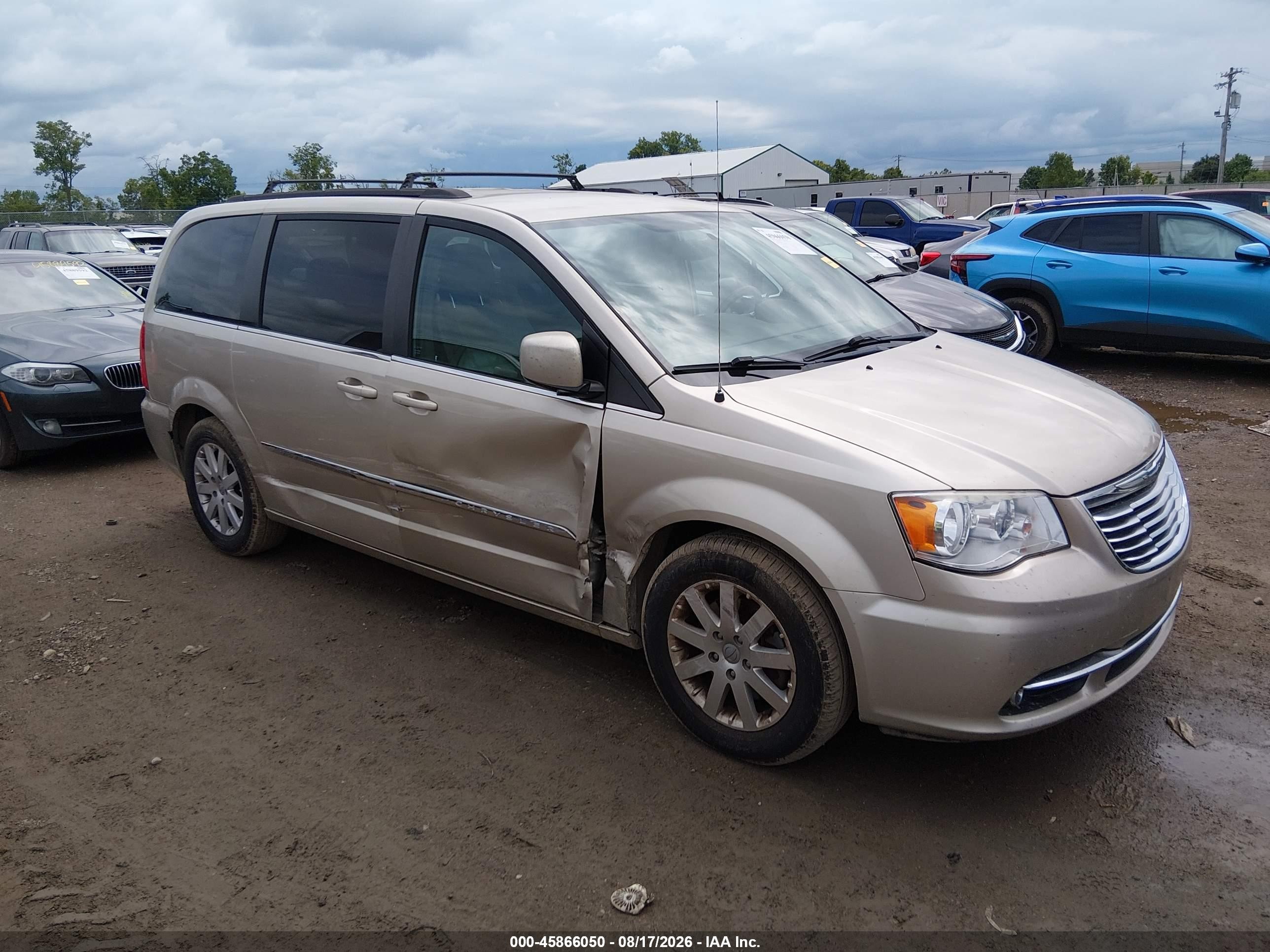 2015 Chrysler Town & Country Touring Gold vin: 2C4RC1BG8FR672921