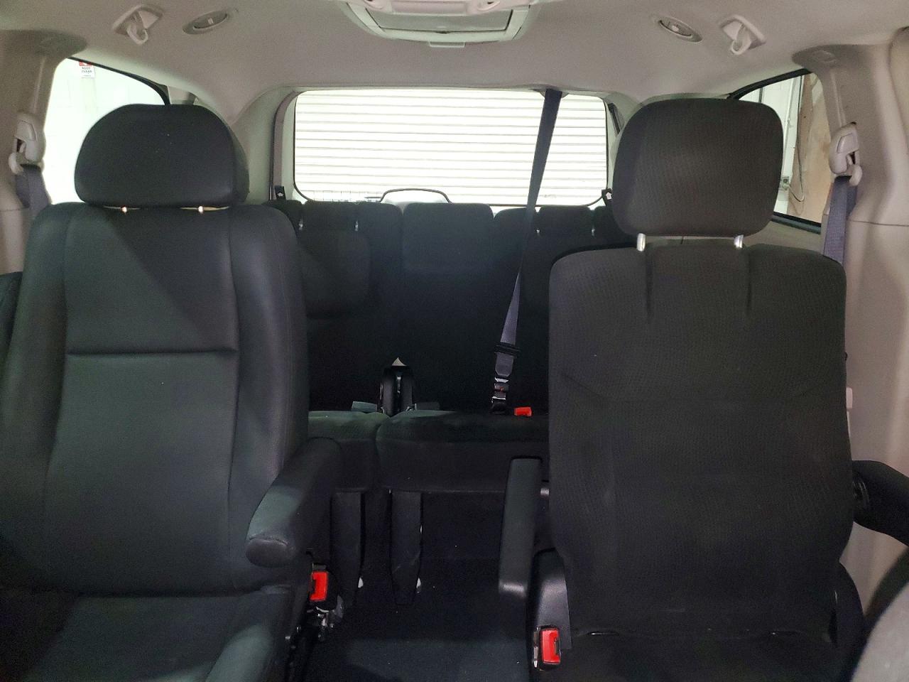 2015 Chrysler Town & Country Touring White vin: 2C4RC1BG8FR738898