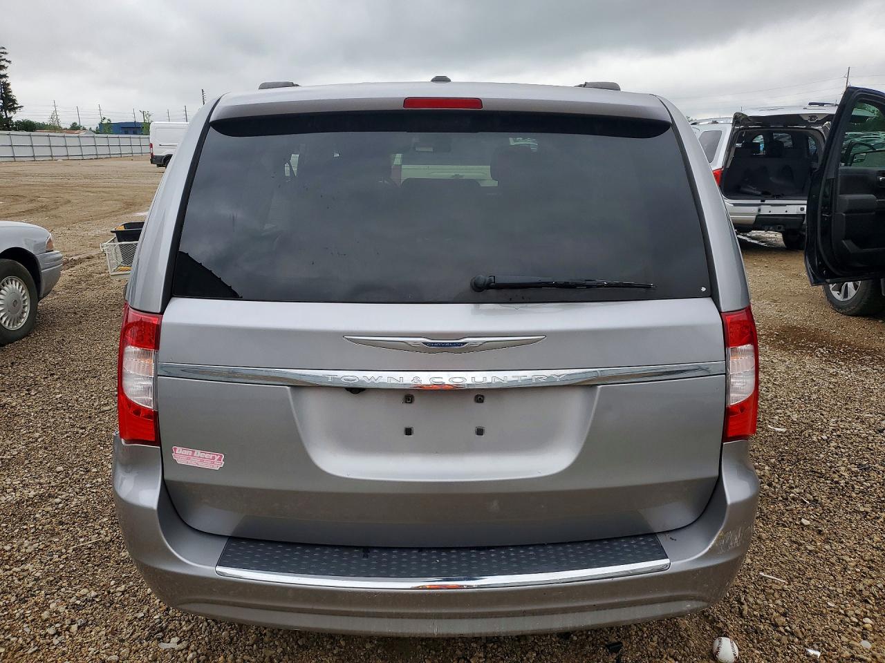 2015 Chrysler Town & Country Touring Silver vin: 2C4RC1BG8FR742255