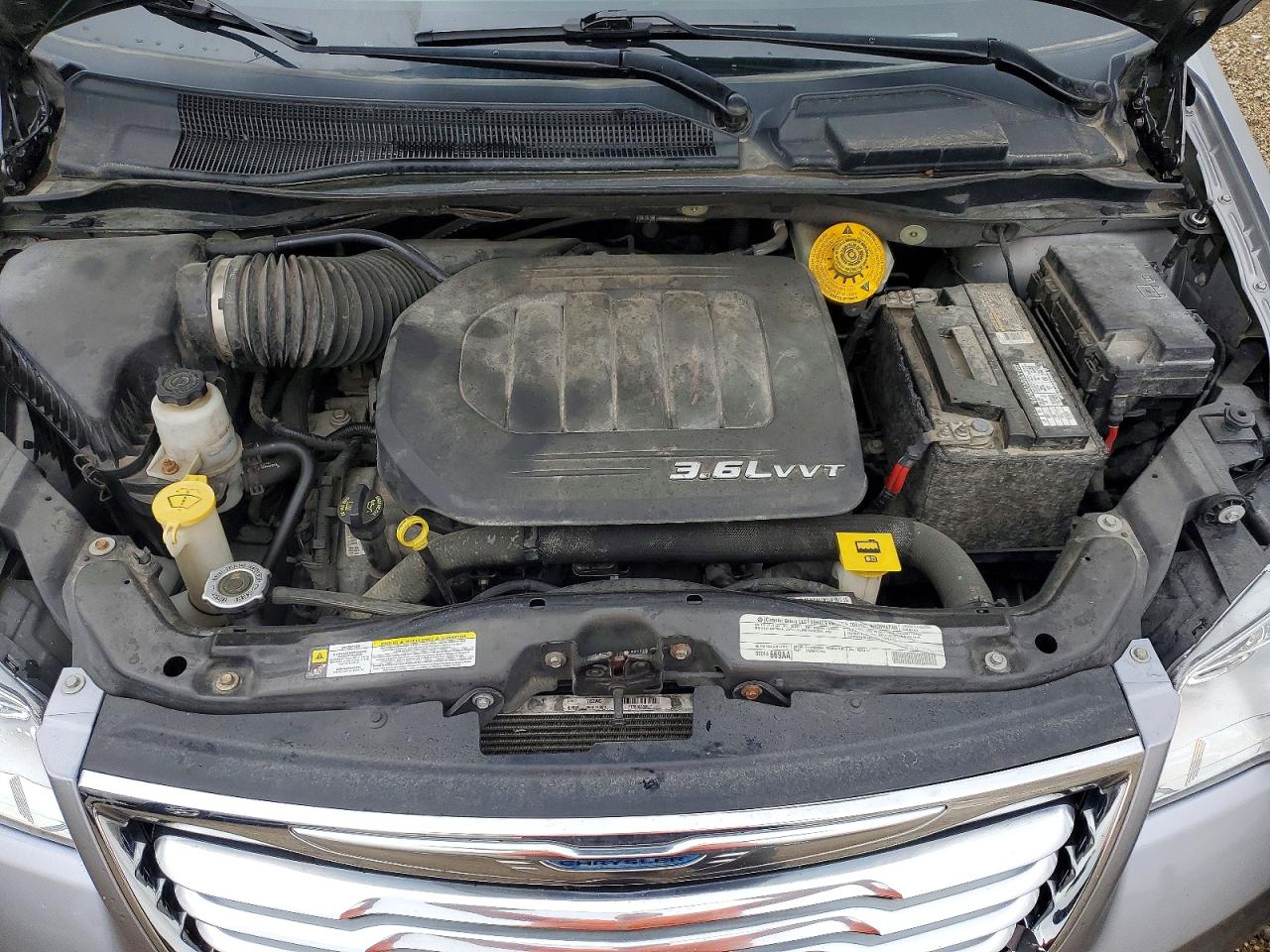 2015 Chrysler Town & Country Touring Silver vin: 2C4RC1BG8FR742255
