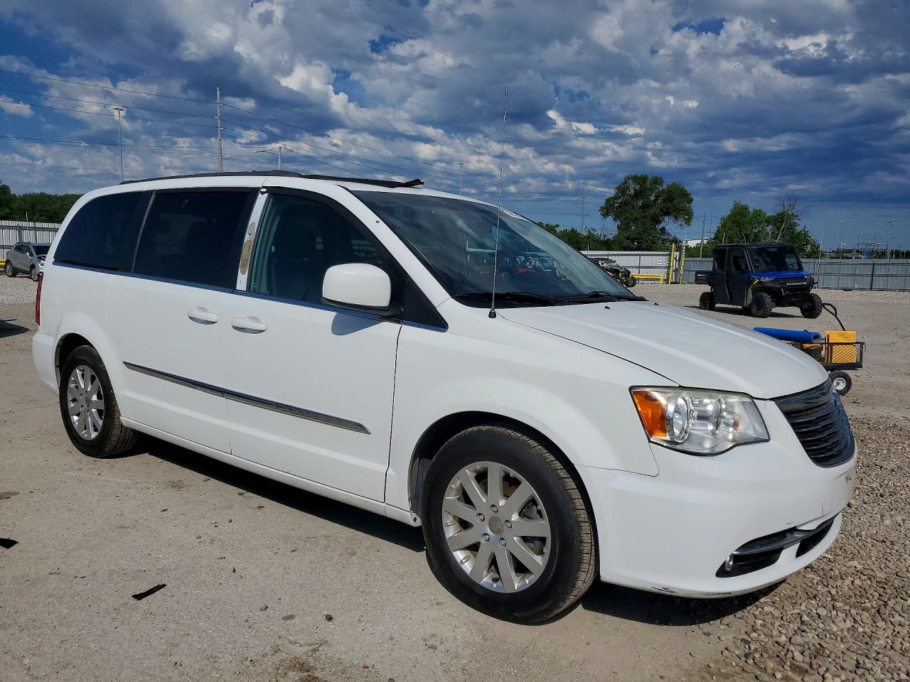 2015 Chrysler Town & Country Limited White vin: 2C4RC1BG8GR198342